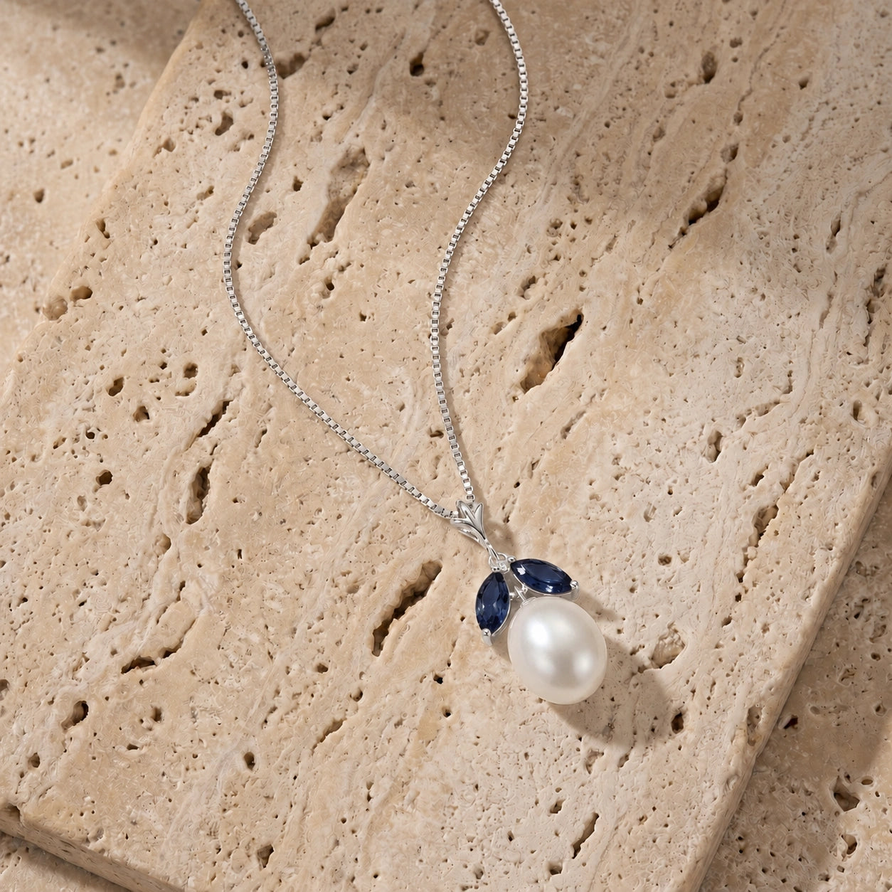 White Gold Eternal Necklace Pearl 10K — Arabella