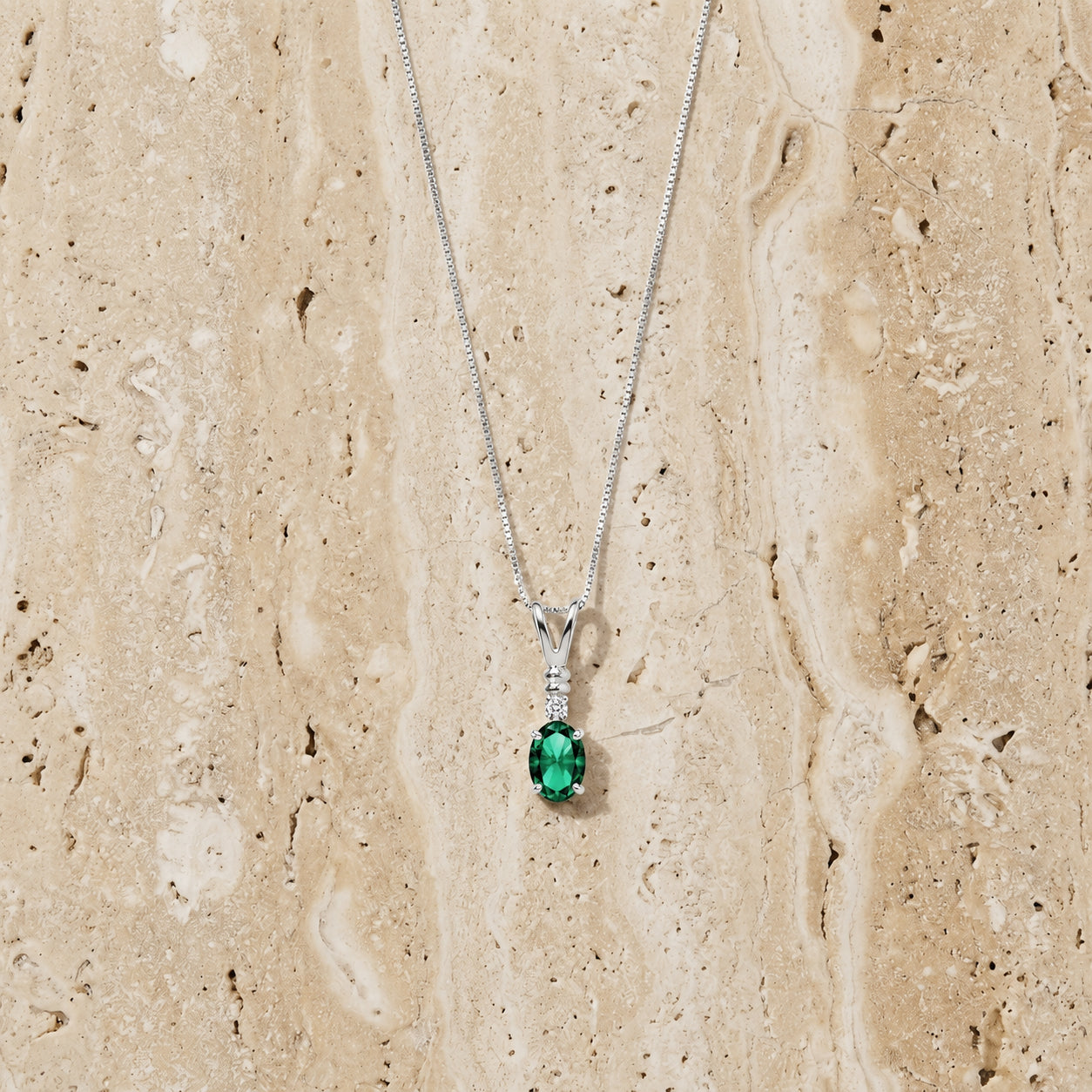 White Gold Heritage Pendant Necklace Peridot 10K — Elsa