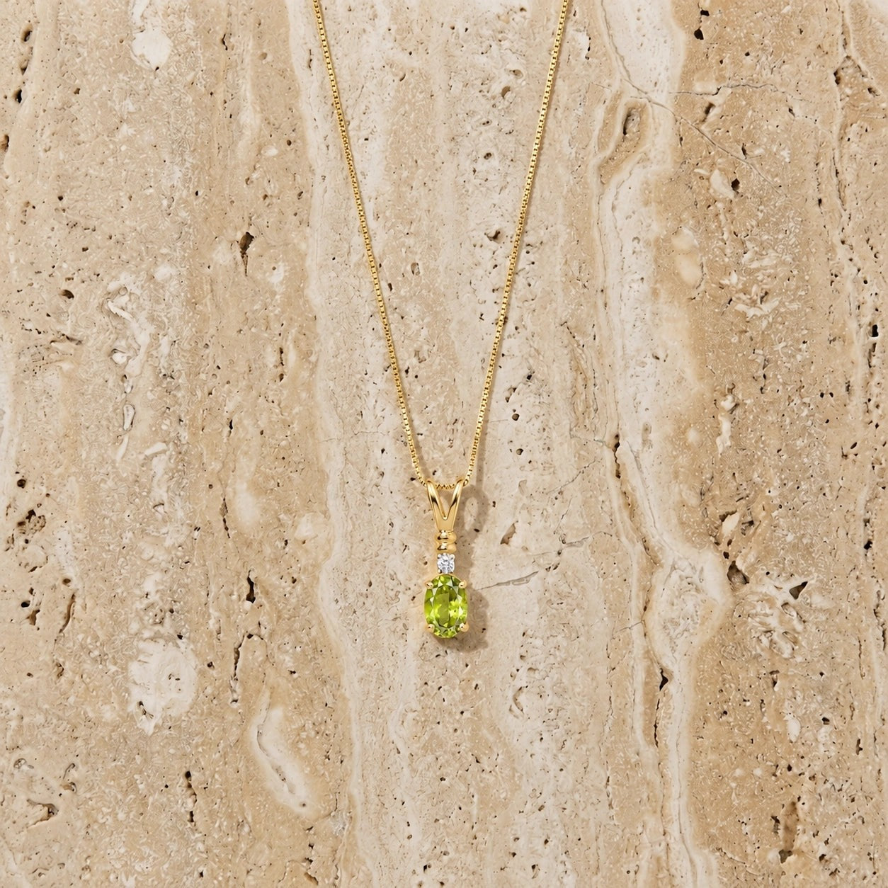 Yellow Gold Heritage Pendant Necklace Peridot 10K — Elsa