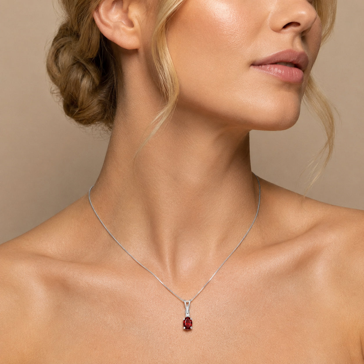 White Gold Heritage Pendant Necklace Blue Topaz 10K — Elsa