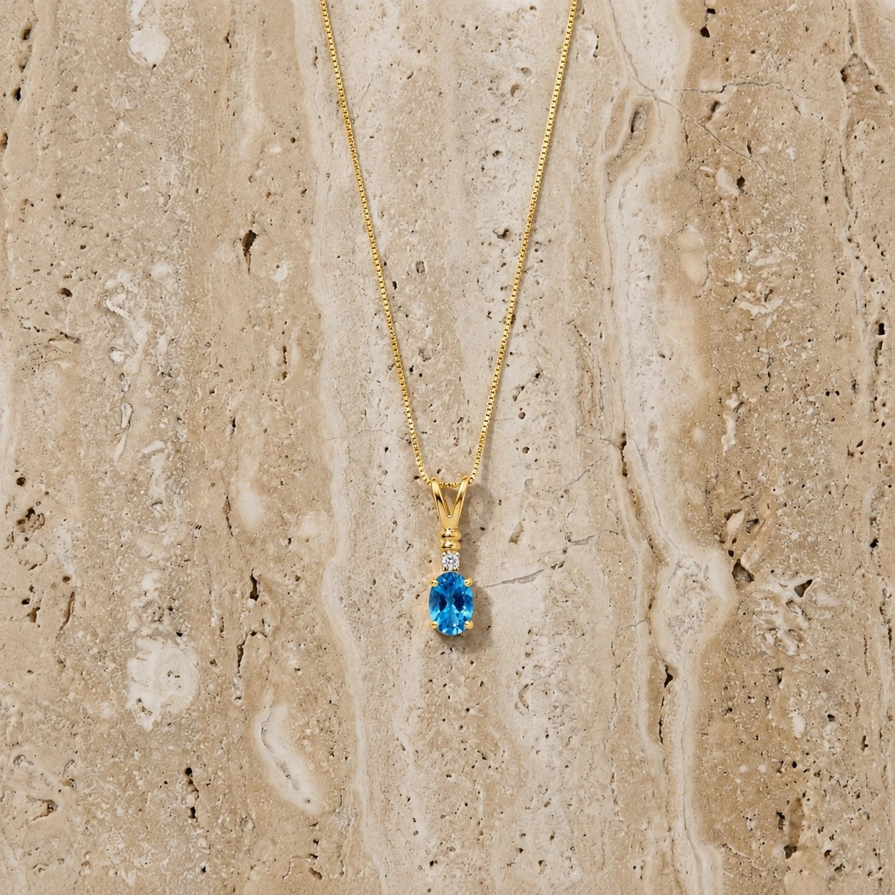 Yellow Gold Heritage Pendant Necklace Blue Topaz 10K — Elsa