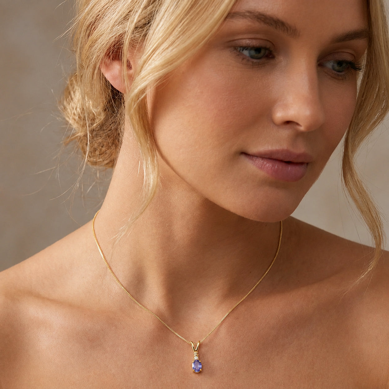 Yellow Gold Heritage Pendant Necklace Emerald 10K — Elsa