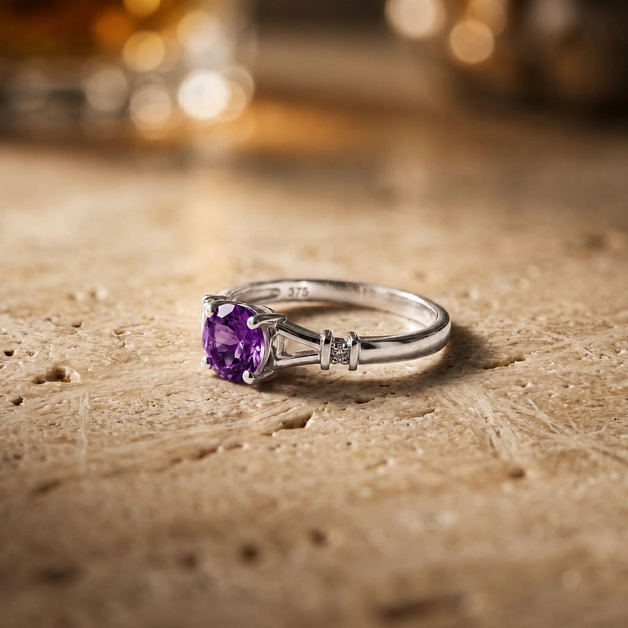 White Gold Signature Ring Amethyst 10K — Guendalina