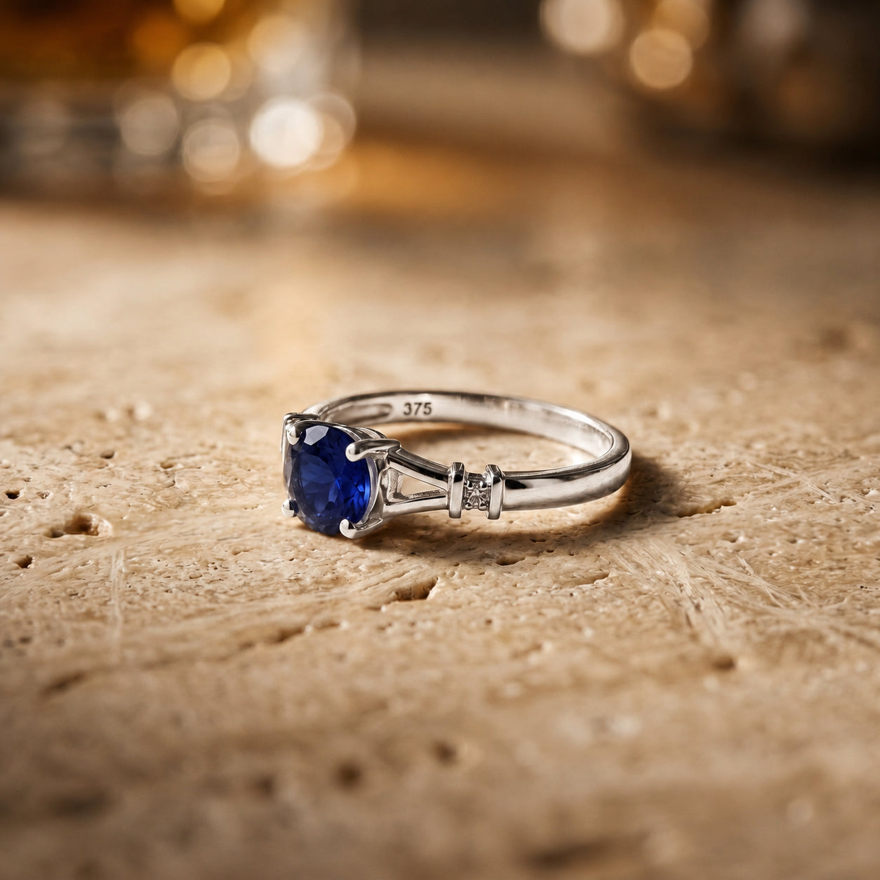 White Gold Signature Ring Emerald 10K — Guendalina