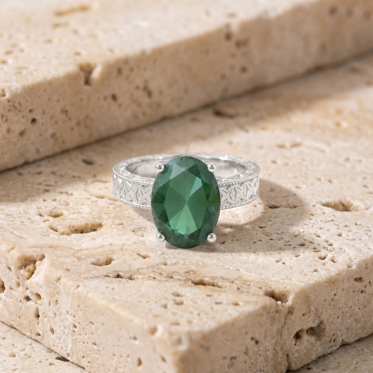 White Gold Emerald — Rosa