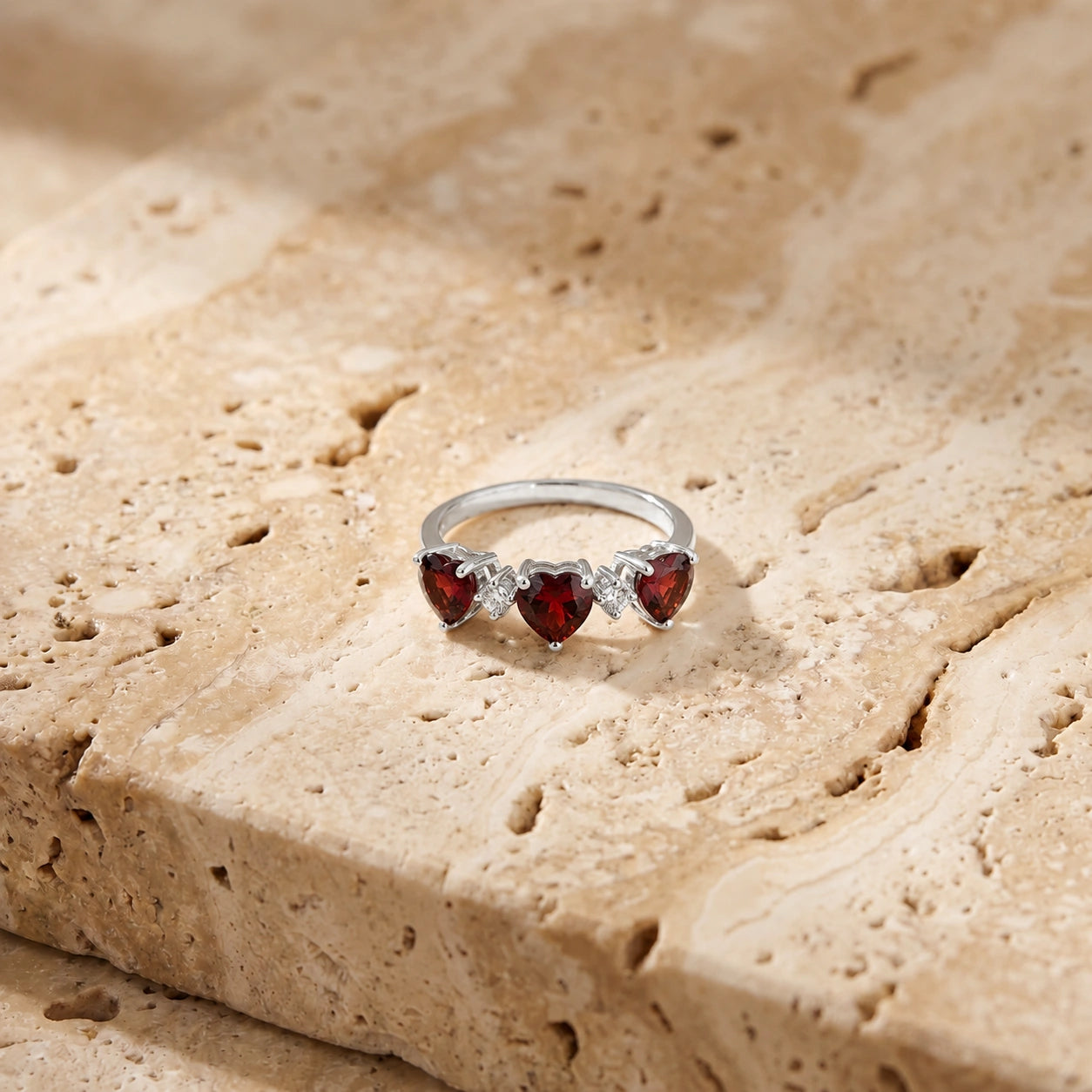 White Gold Garnet & Diamond — Salomè
