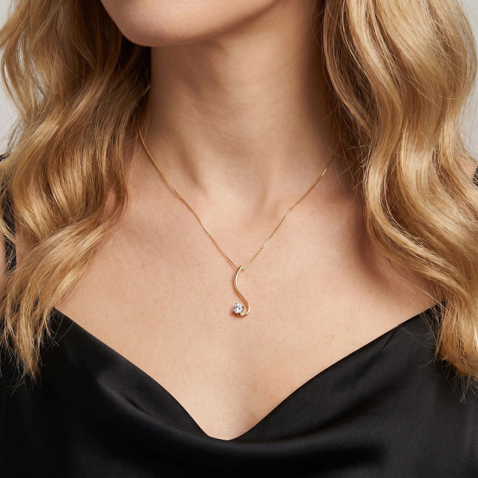 Yellow Gold Grace Necklace Diamond 10K — Nadia
