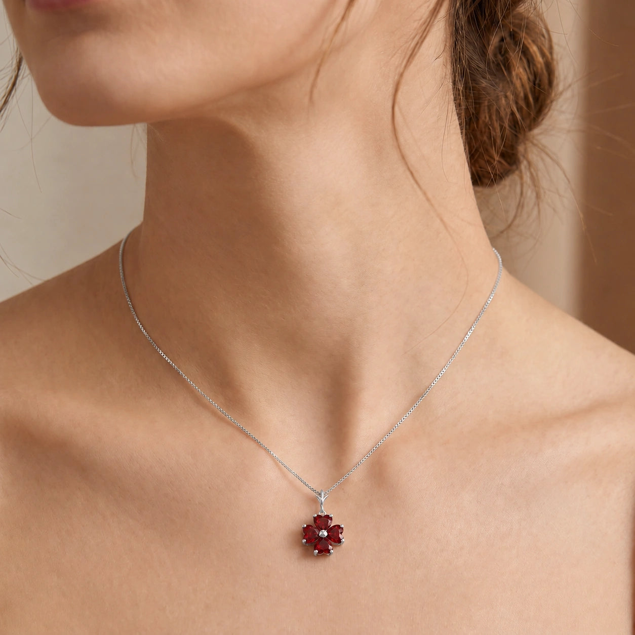 White Gold Garnet — Aretusa