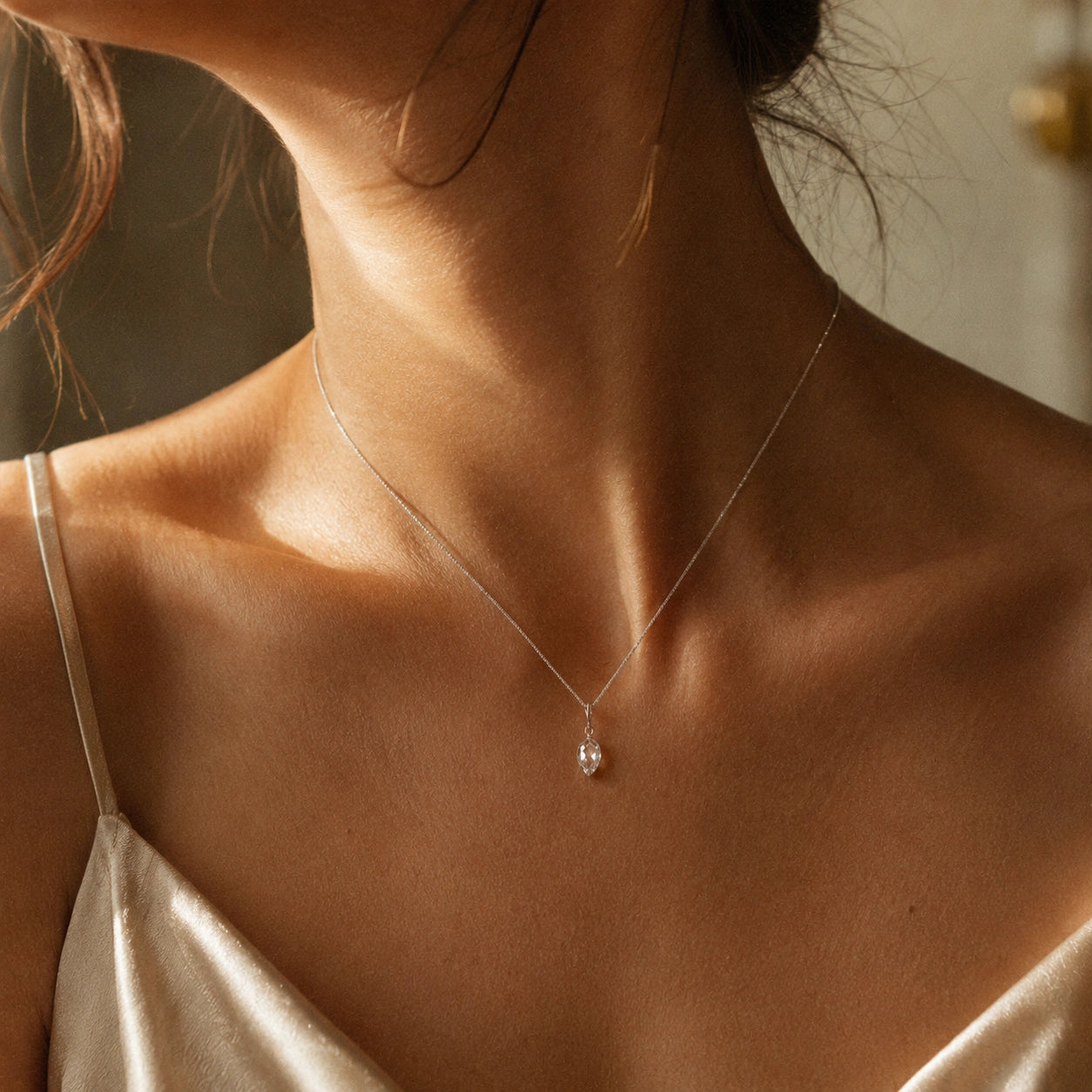 White Gold White Topaz — Serapia