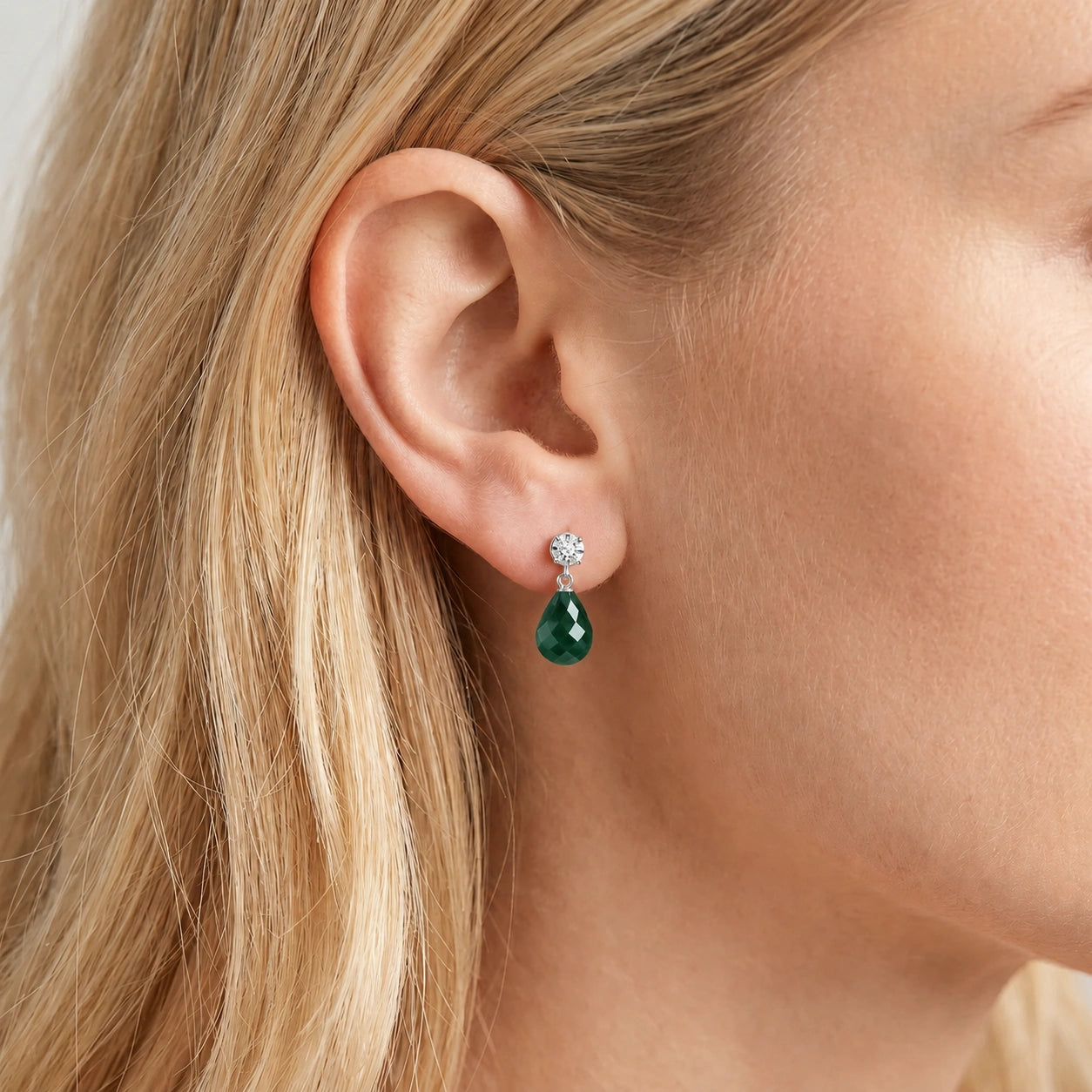 White Gold Emerald & Diamond — Mercedes