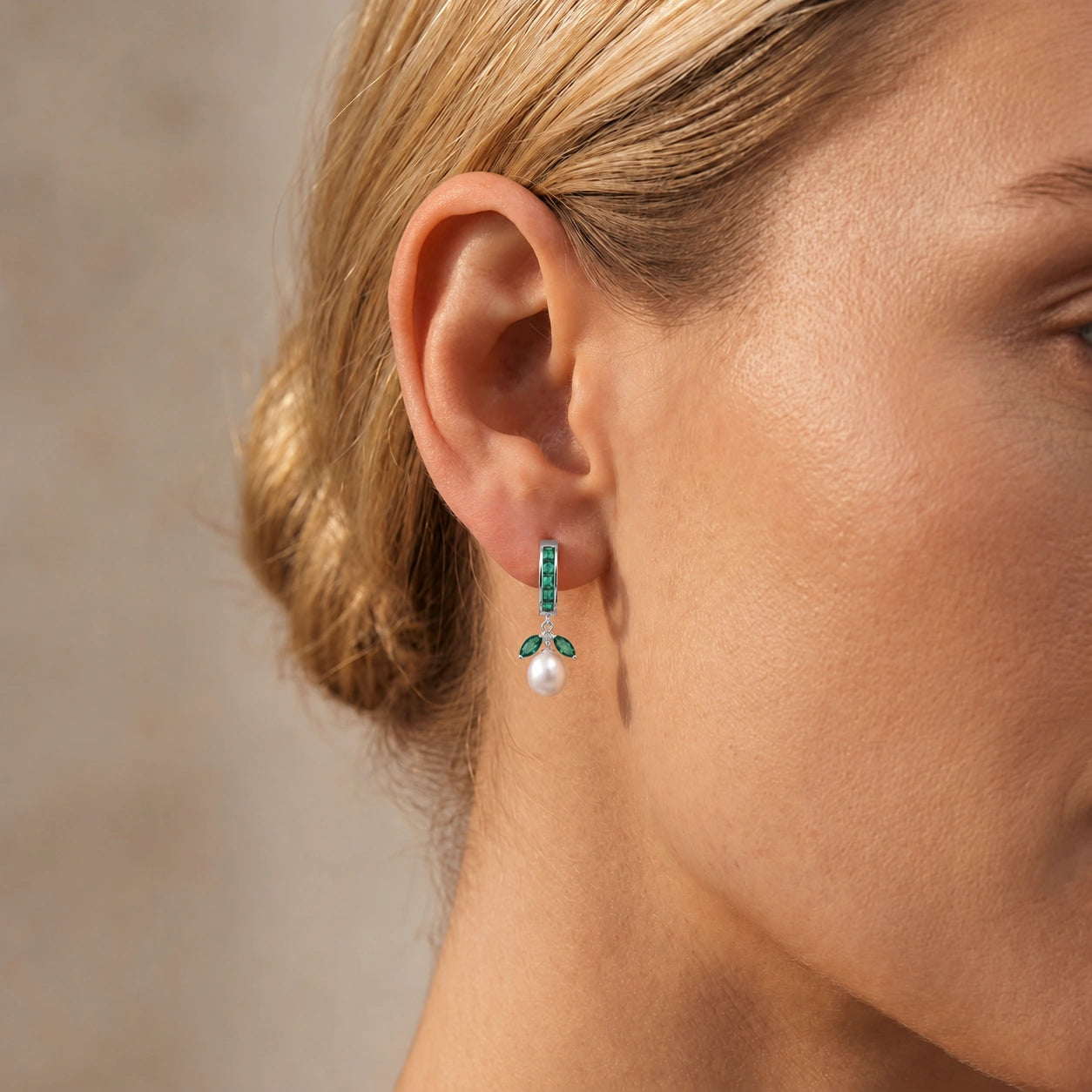 White Gold Eternal Earrings Emerald 10K — Gisella