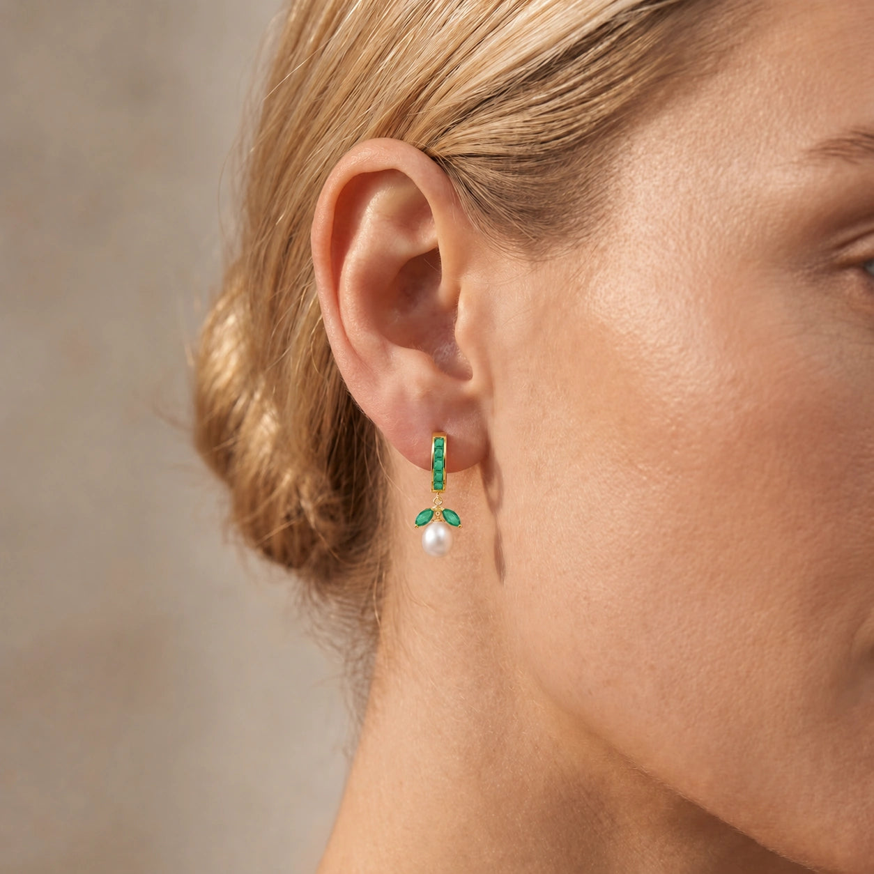 Yellow Gold Eternal Earrings Emerald 10K — Gisella