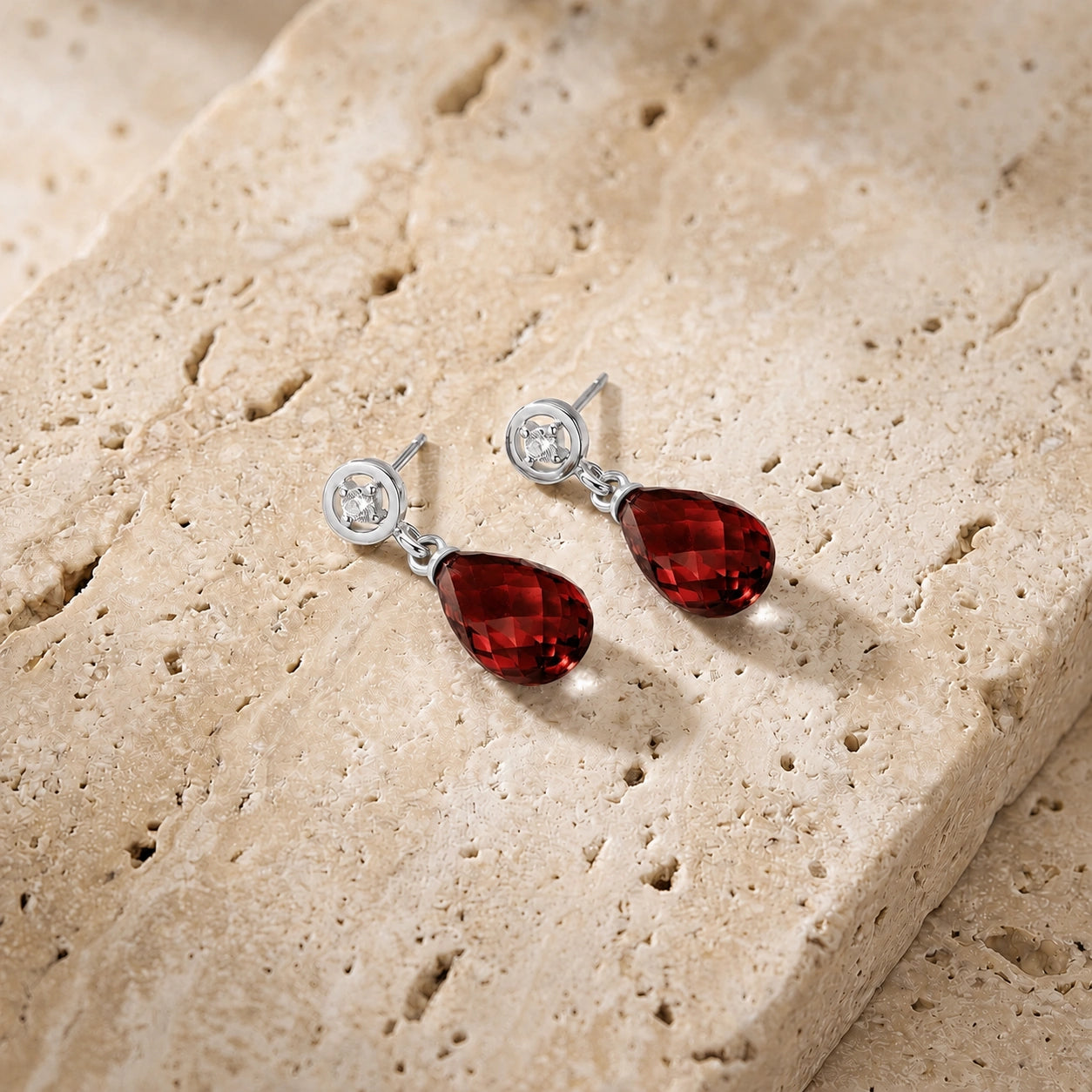 White Gold Diamond & Garnet — Mariaaugusta
