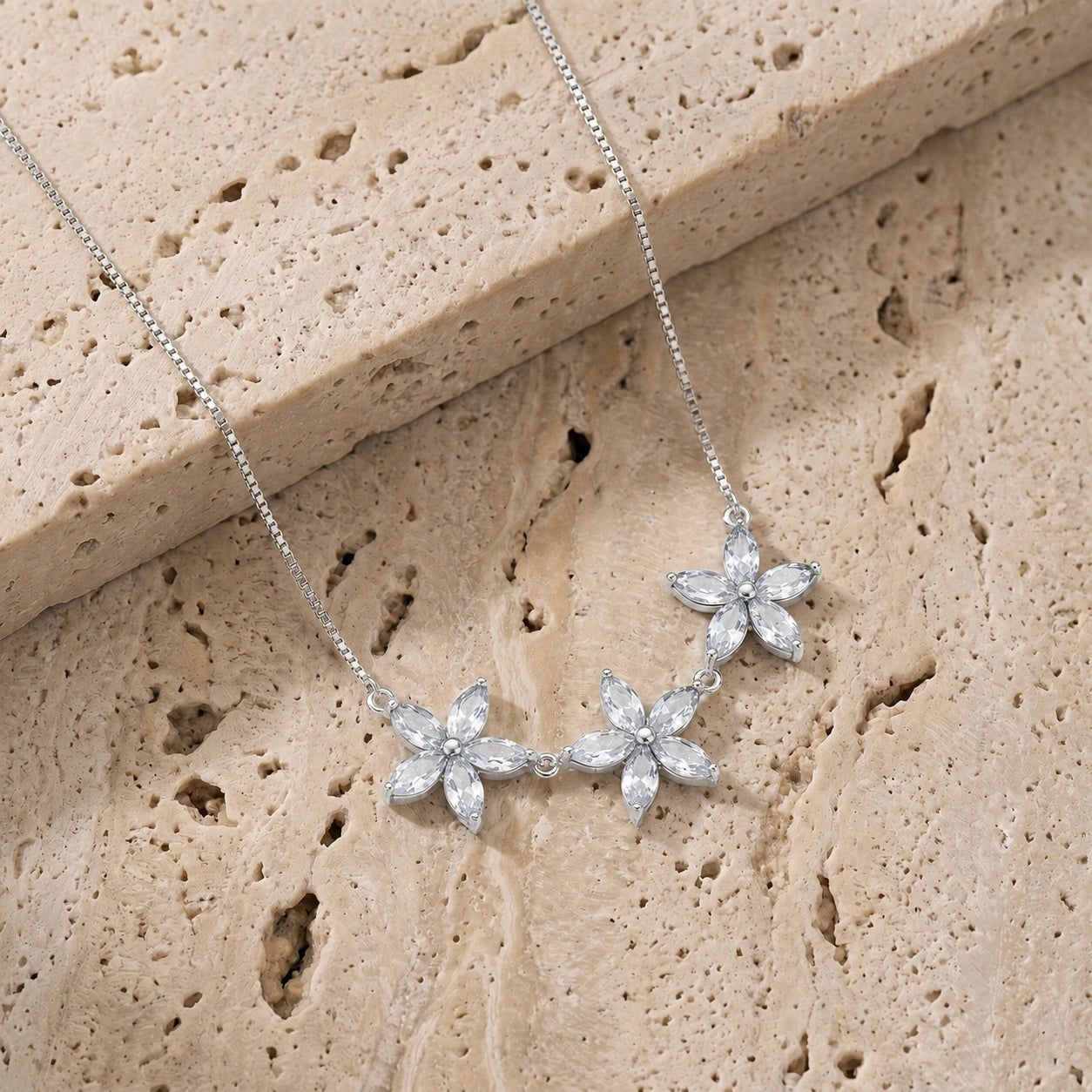 White Gold Classic Necklace Aquamarine 10K — Fiorella
