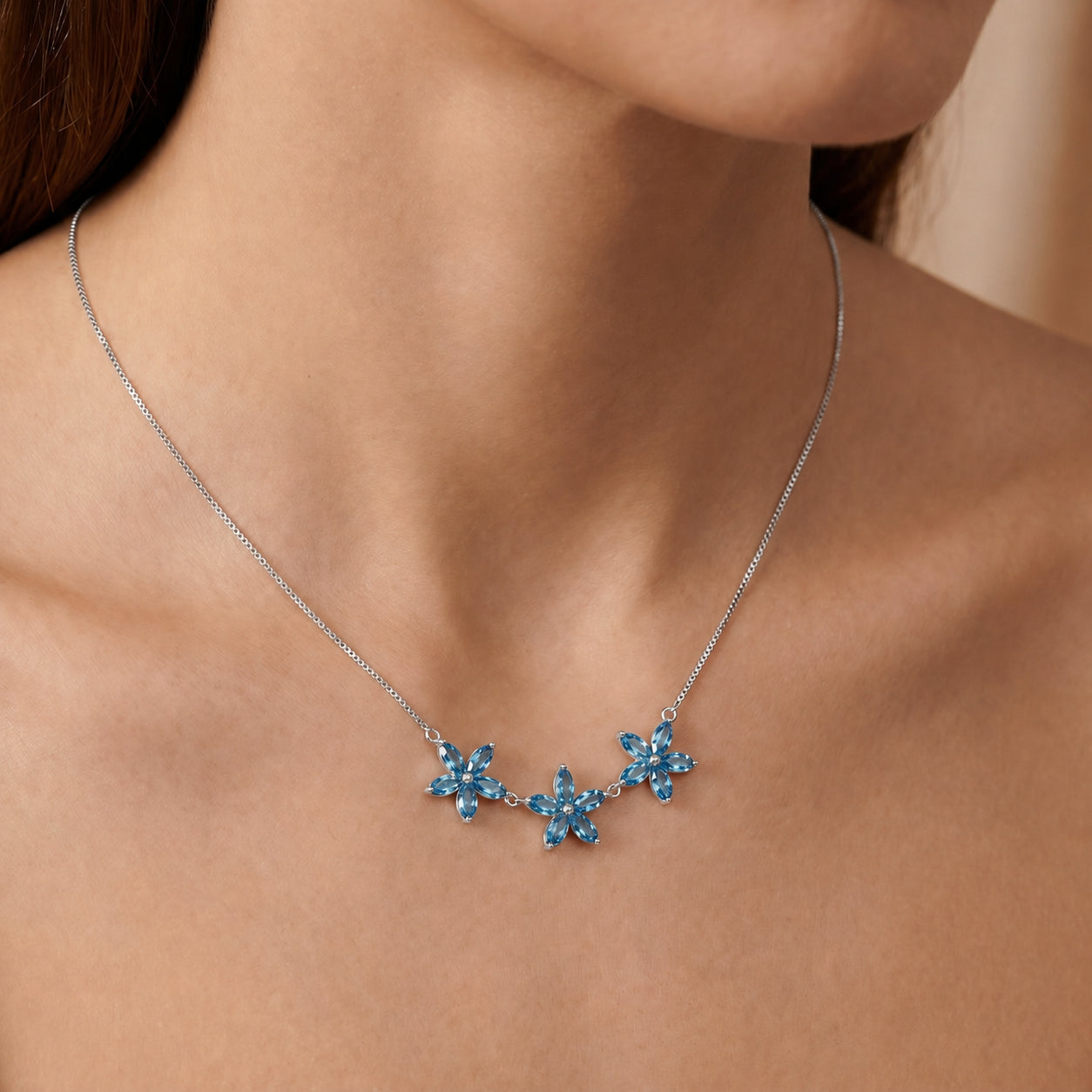 White Gold Classic Necklace Aquamarine 10K — Fiorella