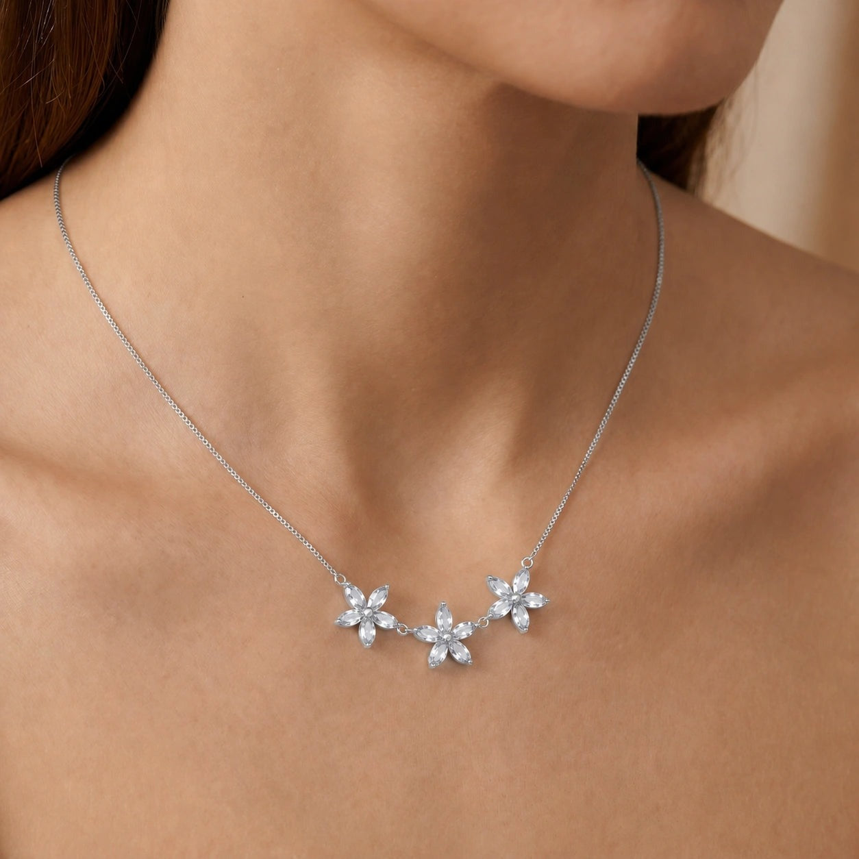 White Gold Classic Necklace Aquamarine 10K — Fiorella