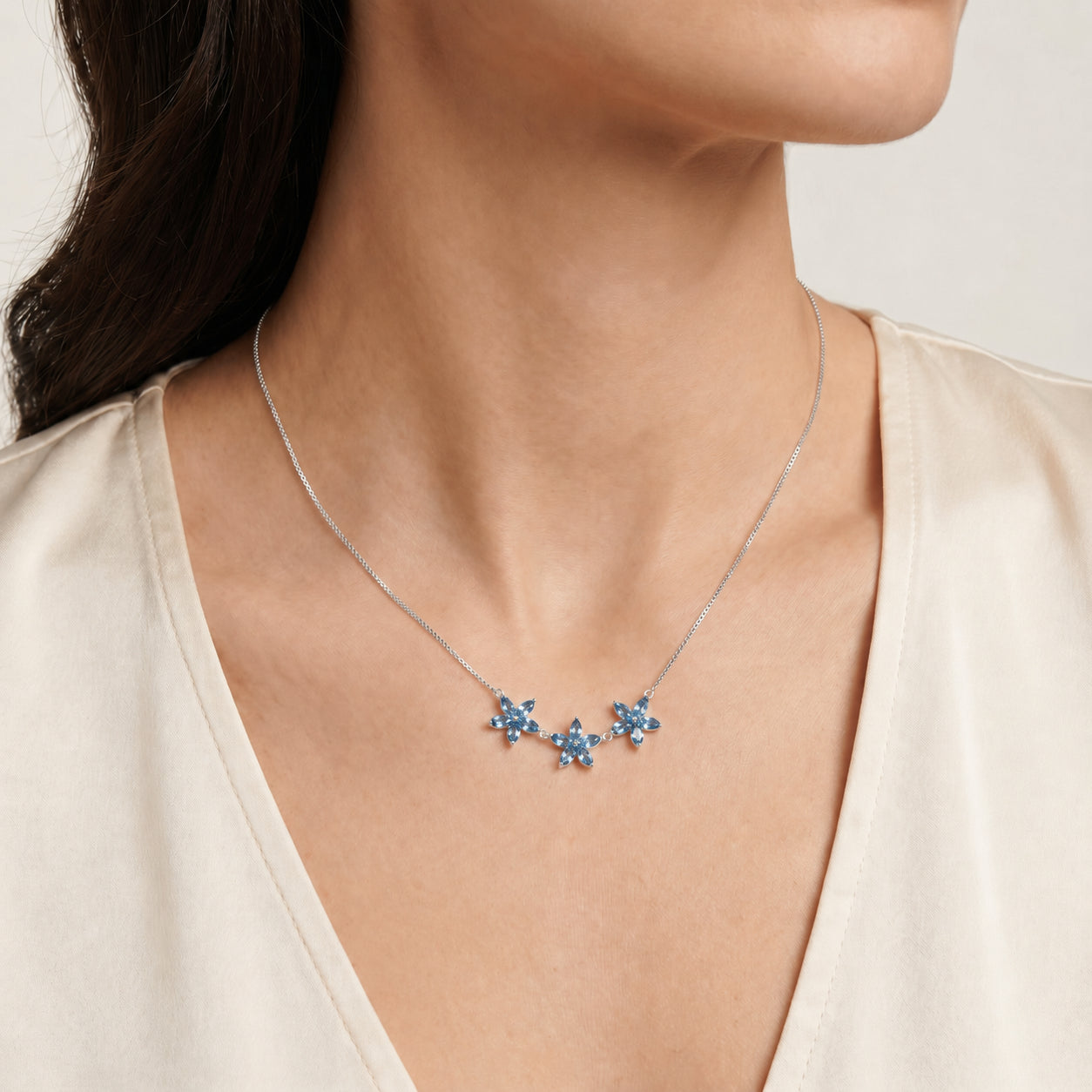 White Gold Classic Necklace Aquamarine 10K — Fiorella
