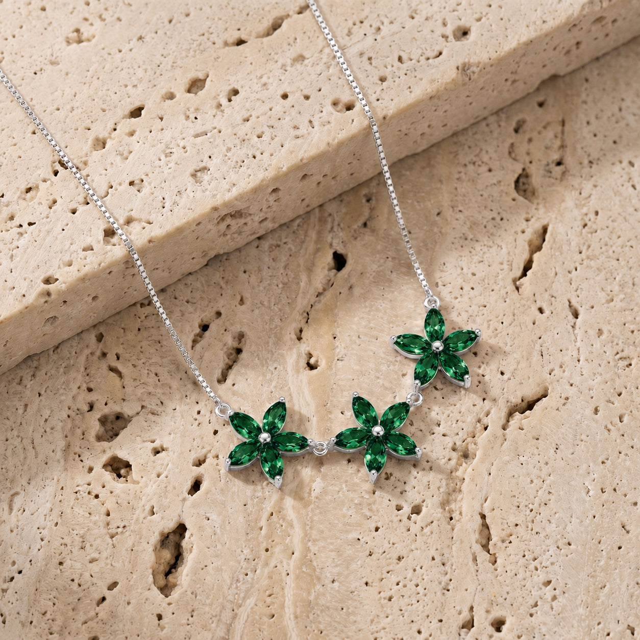White Gold Classic Necklace Emerald 10K — Fiorella