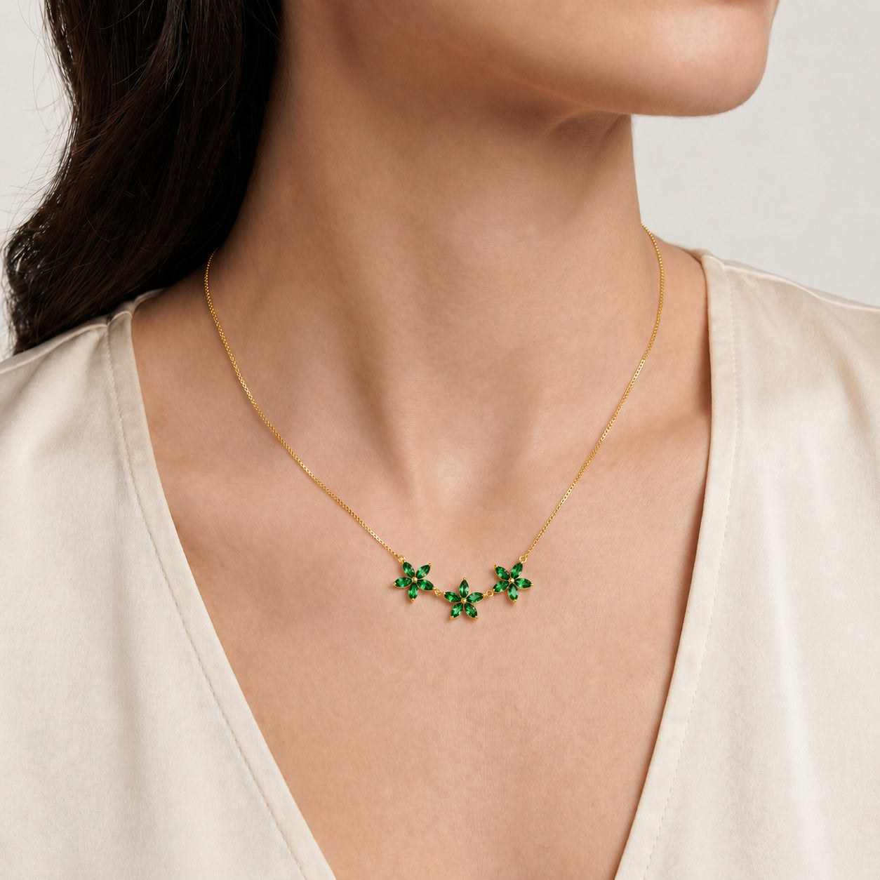 Yellow Gold Classic Necklace Emerald 10K — Fiorella