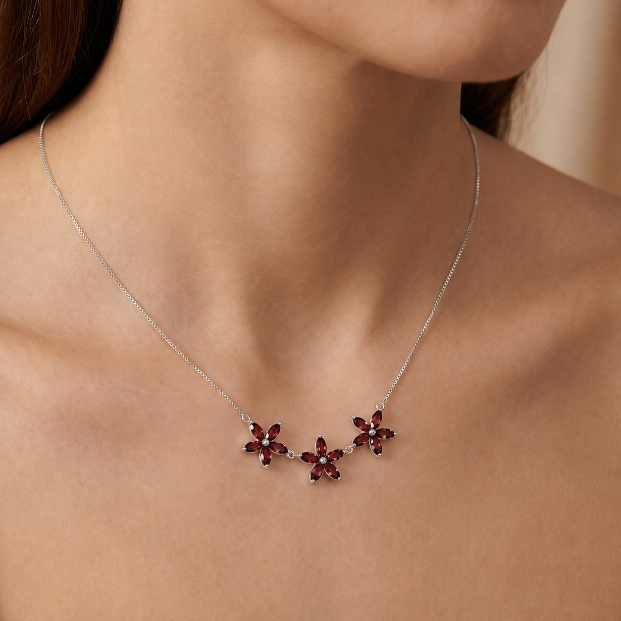 White Gold Classic Necklace Garnet 10K — Fiorella