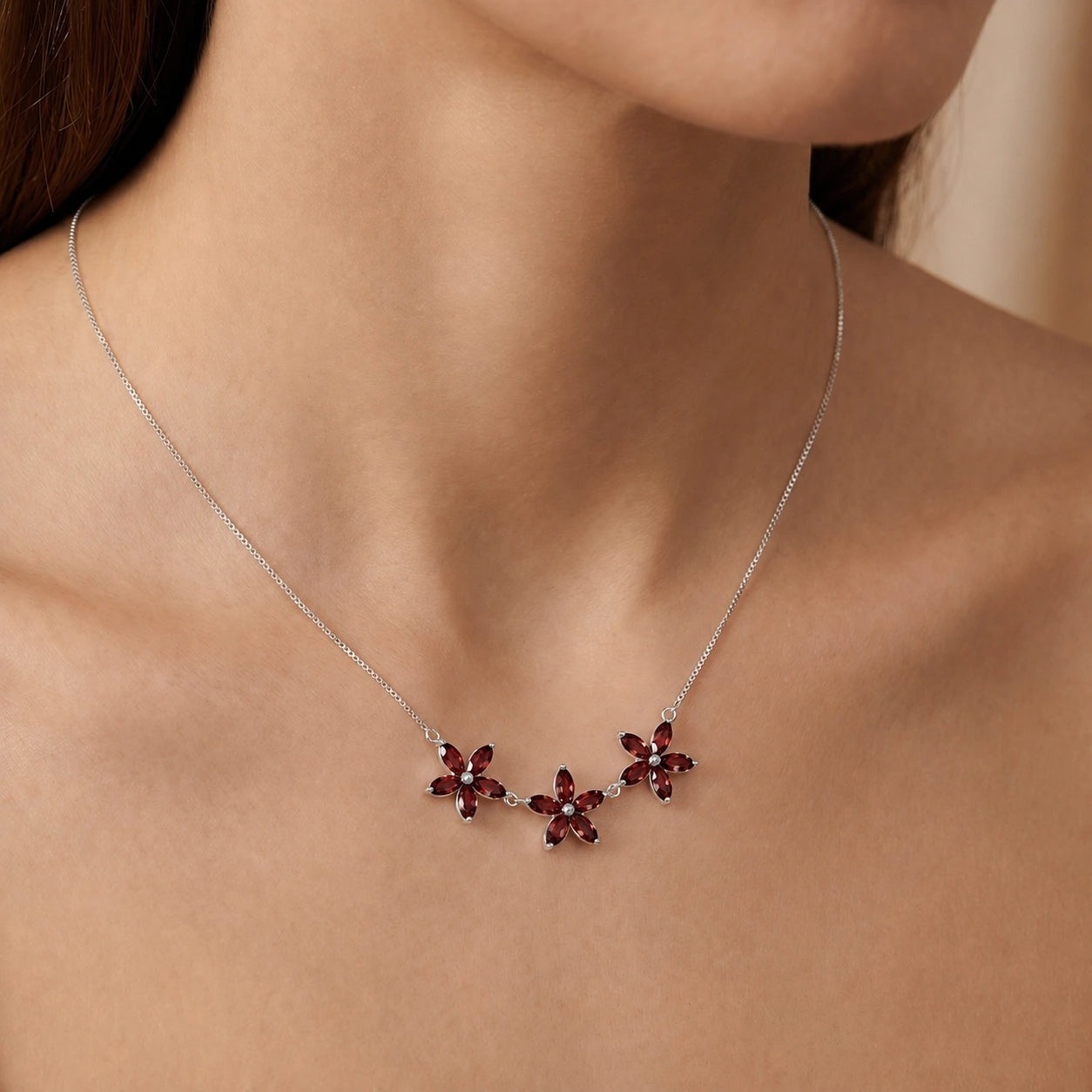 White Gold Classic Necklace Garnet 10K — Fiorella