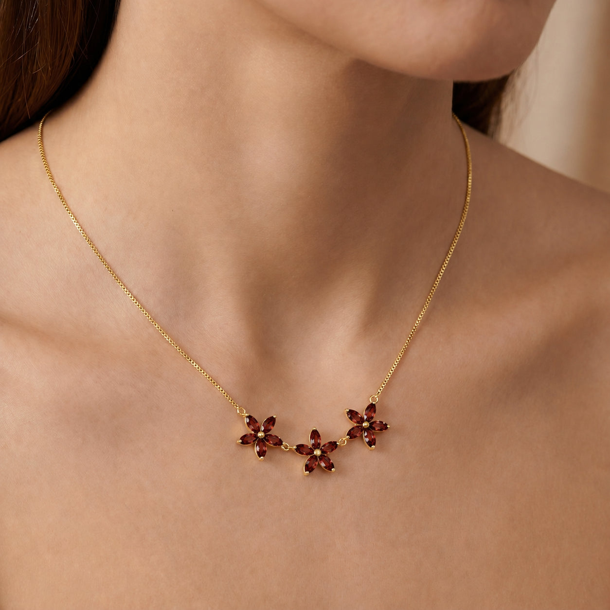 Yellow Gold Classic Necklace Garnet 10K — Fiorella