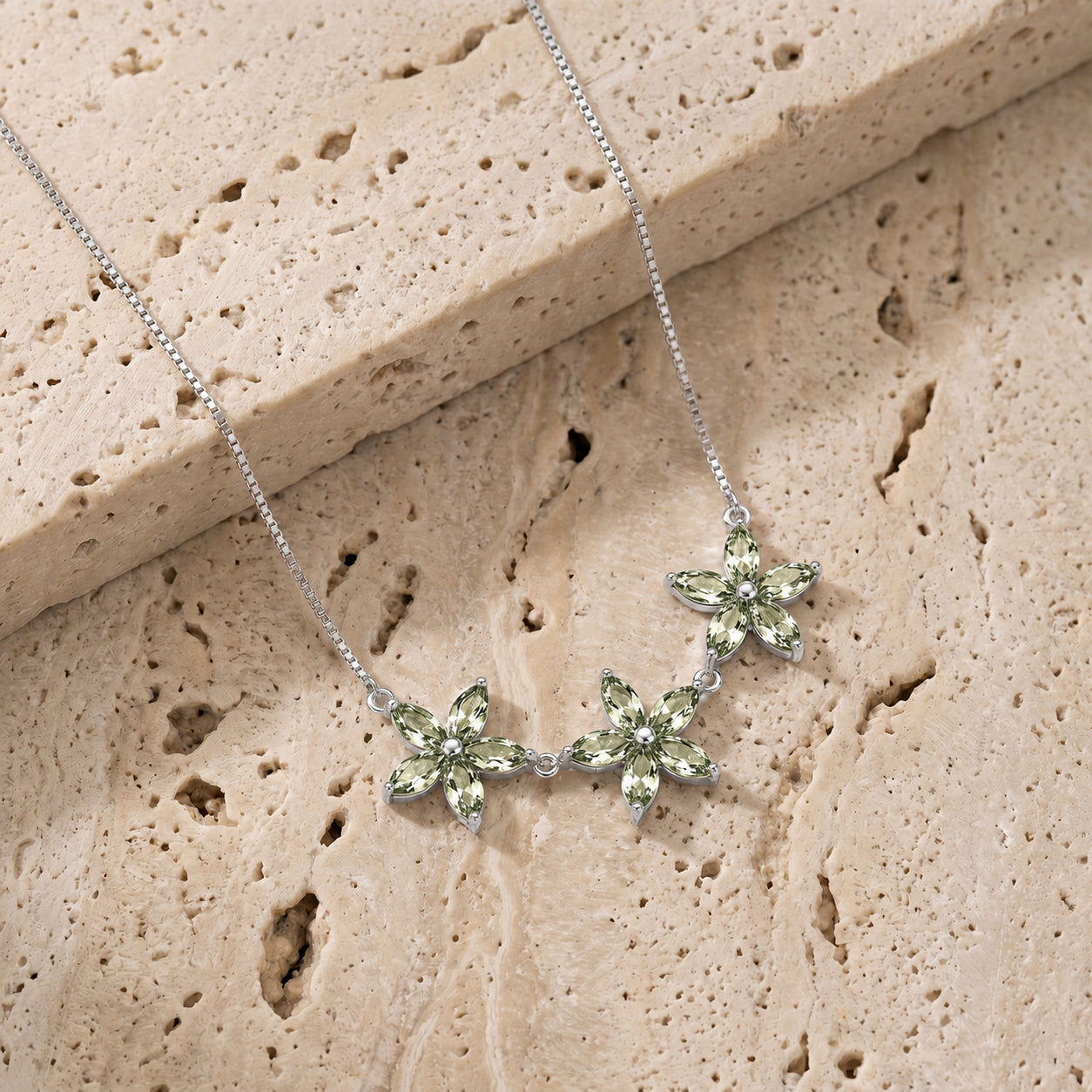 White Gold Classic Necklace Green Amethyst 10K — Fiorella