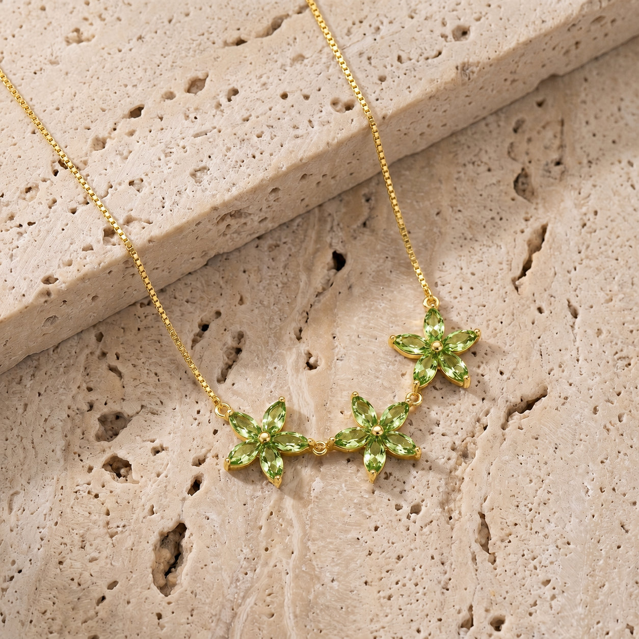 Yellow Gold Classic Necklace Peridot 10K — Fiorella