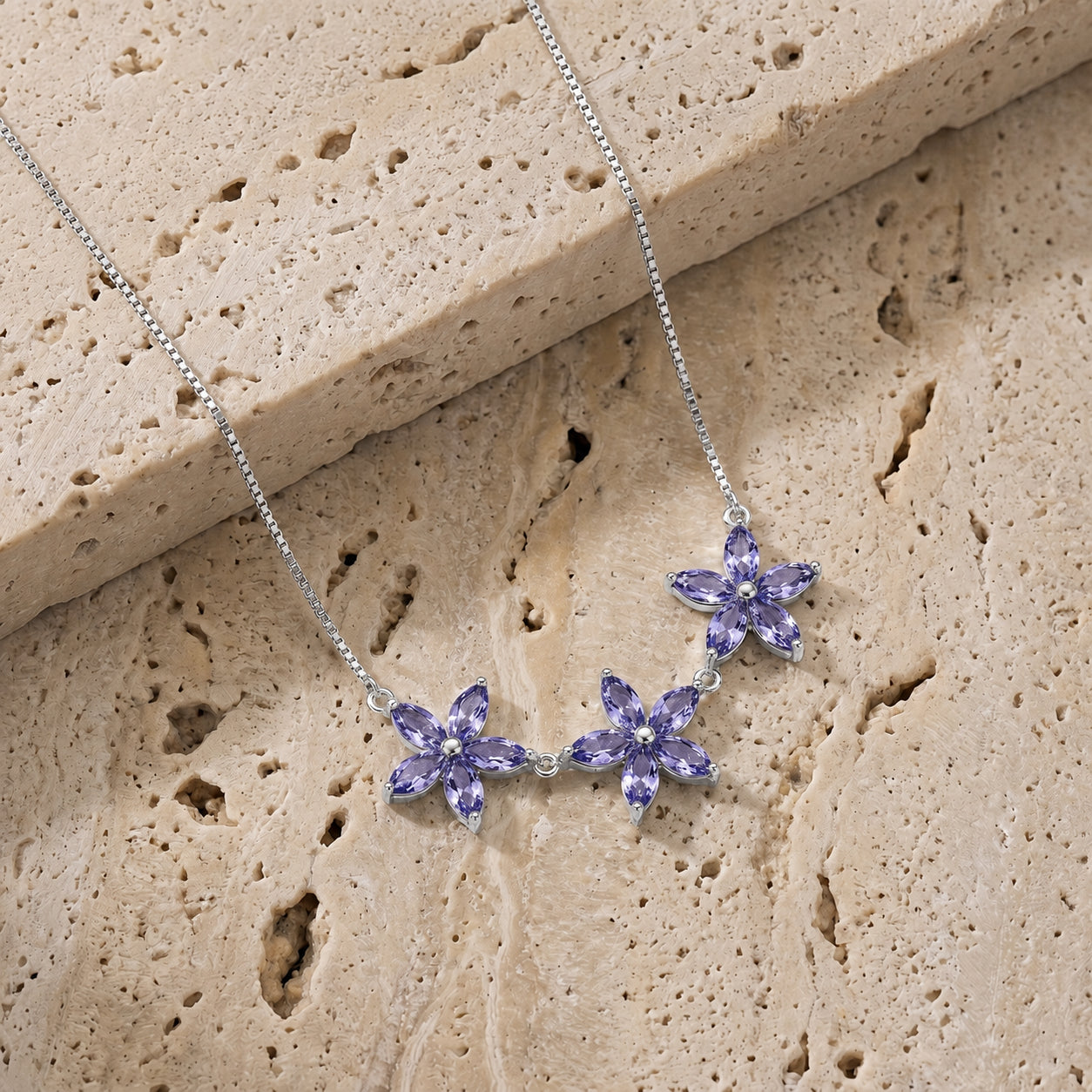 White Gold Classic Necklace Tanzanite 10K — Fiorella