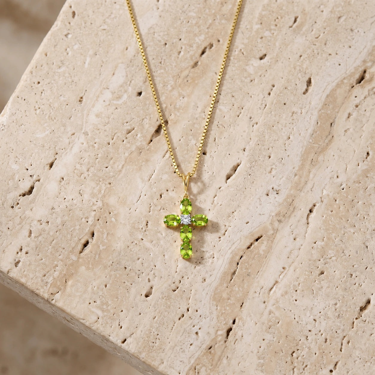 Yellow Gold Grace Necklace Peridot 10K — Nadia