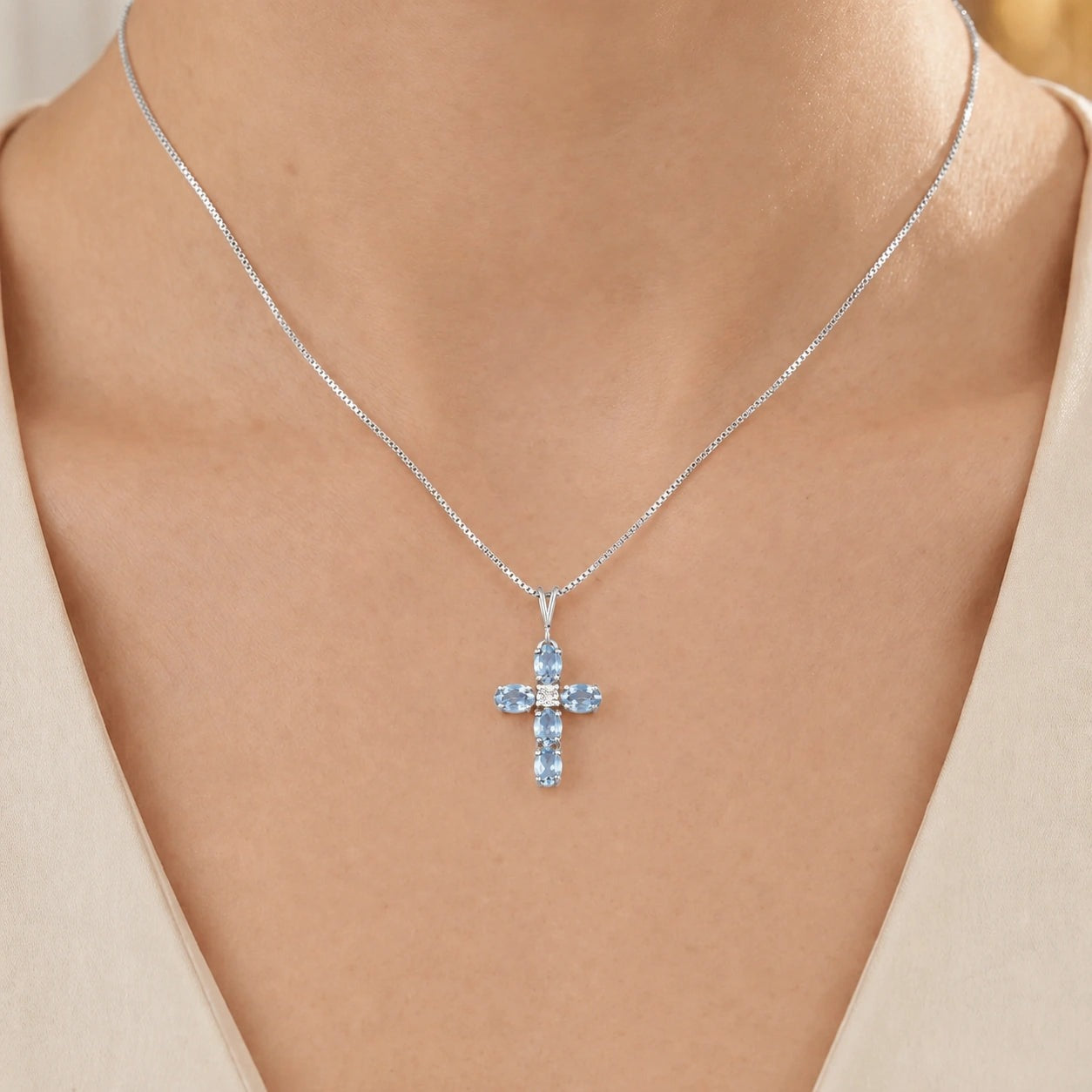 White Gold Grace Necklace Blue Topaz 10K — Nadia