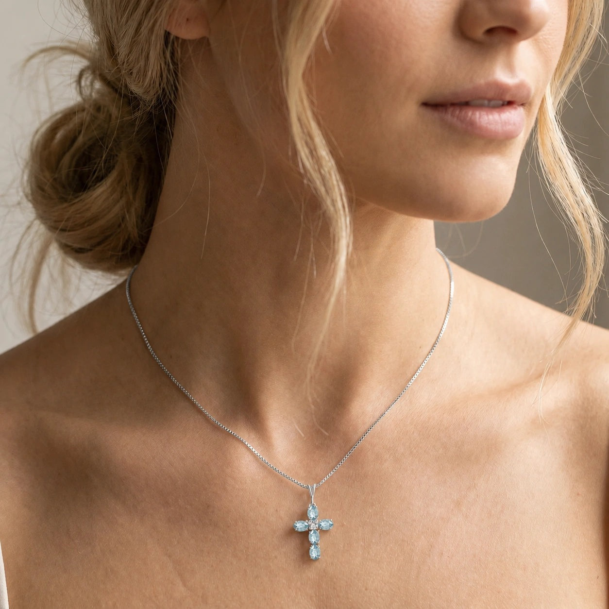 White Gold Grace Necklace Aquamarine 10K — Nadia