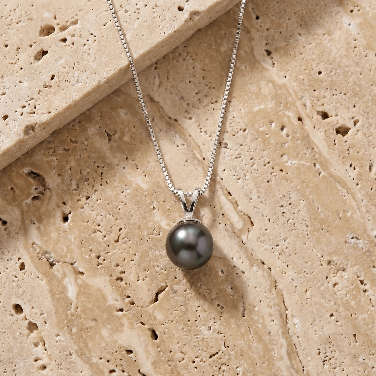 White Gold Aura Necklace Pearl 10K — Cassandra
