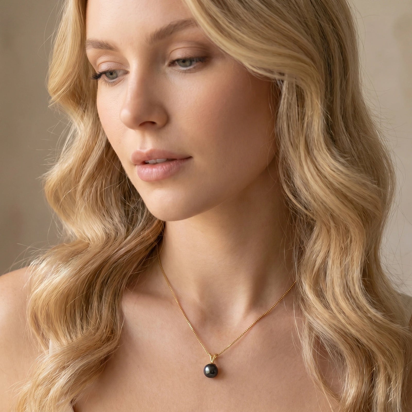 Yellow Gold Aura Necklace Pearl 10K — Cassandra