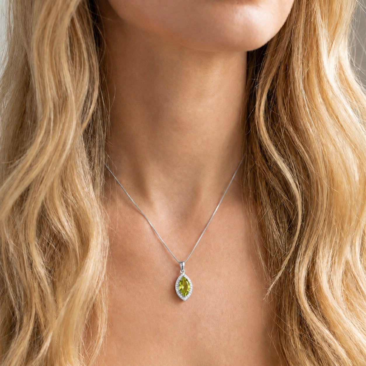 White Gold Pendant Necklace Peridot 10K — Immacolata