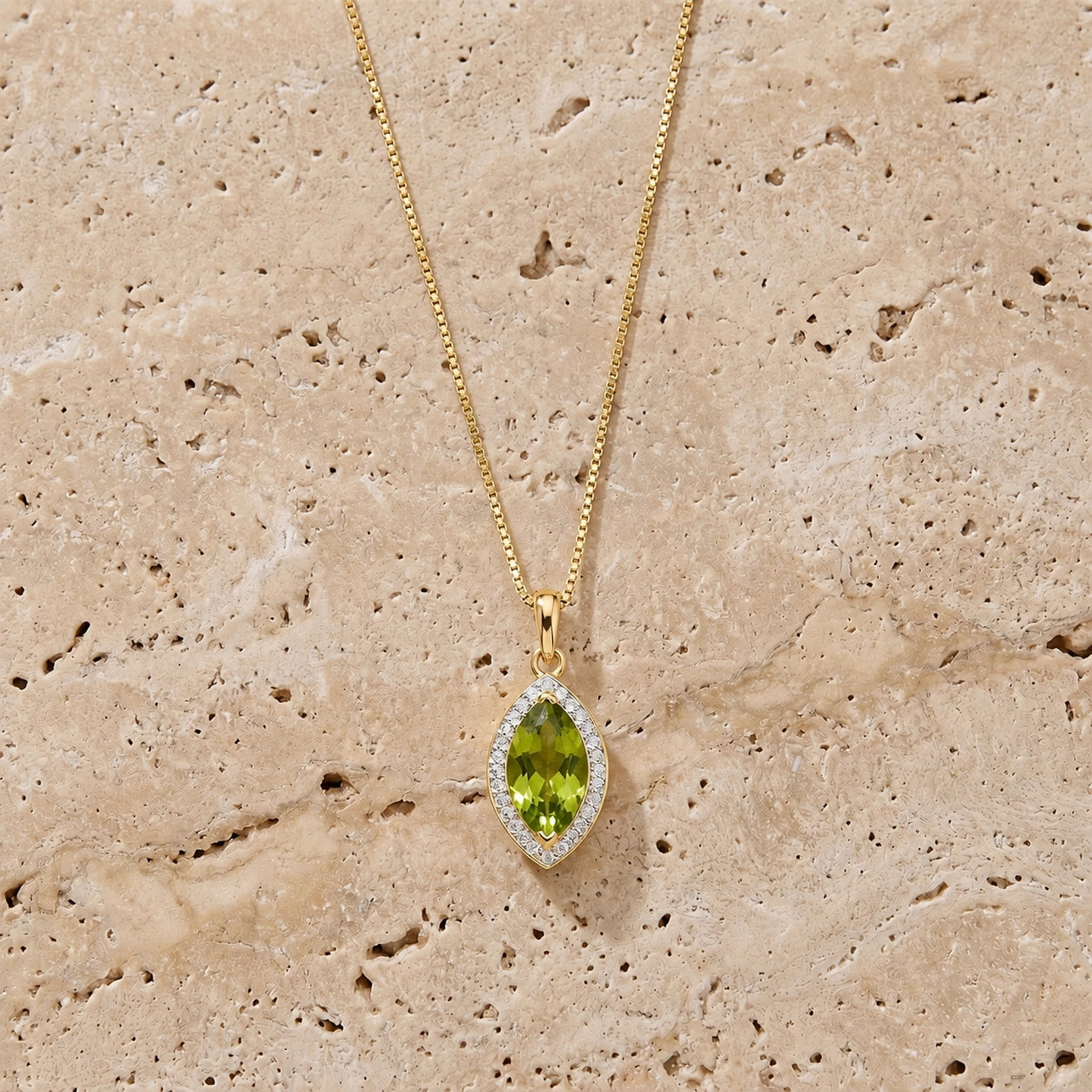 Yellow Gold Pendant Necklace Peridot 10K — Immacolata