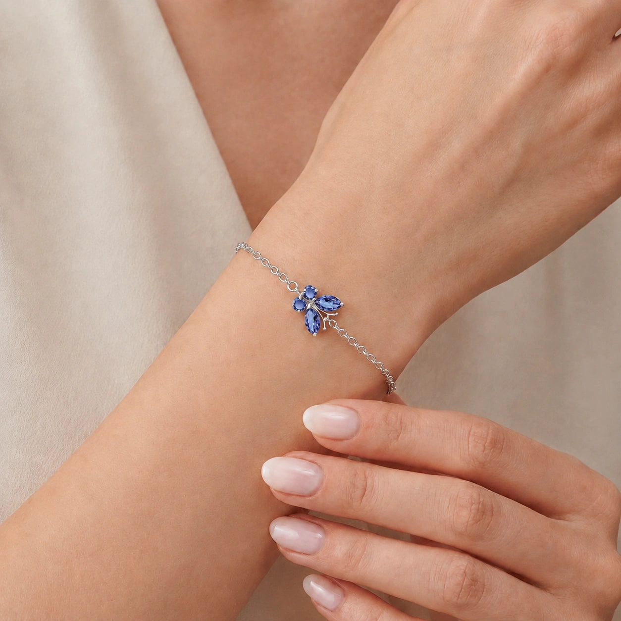 White Gold Bracelet Peridot 10K — Azzurra