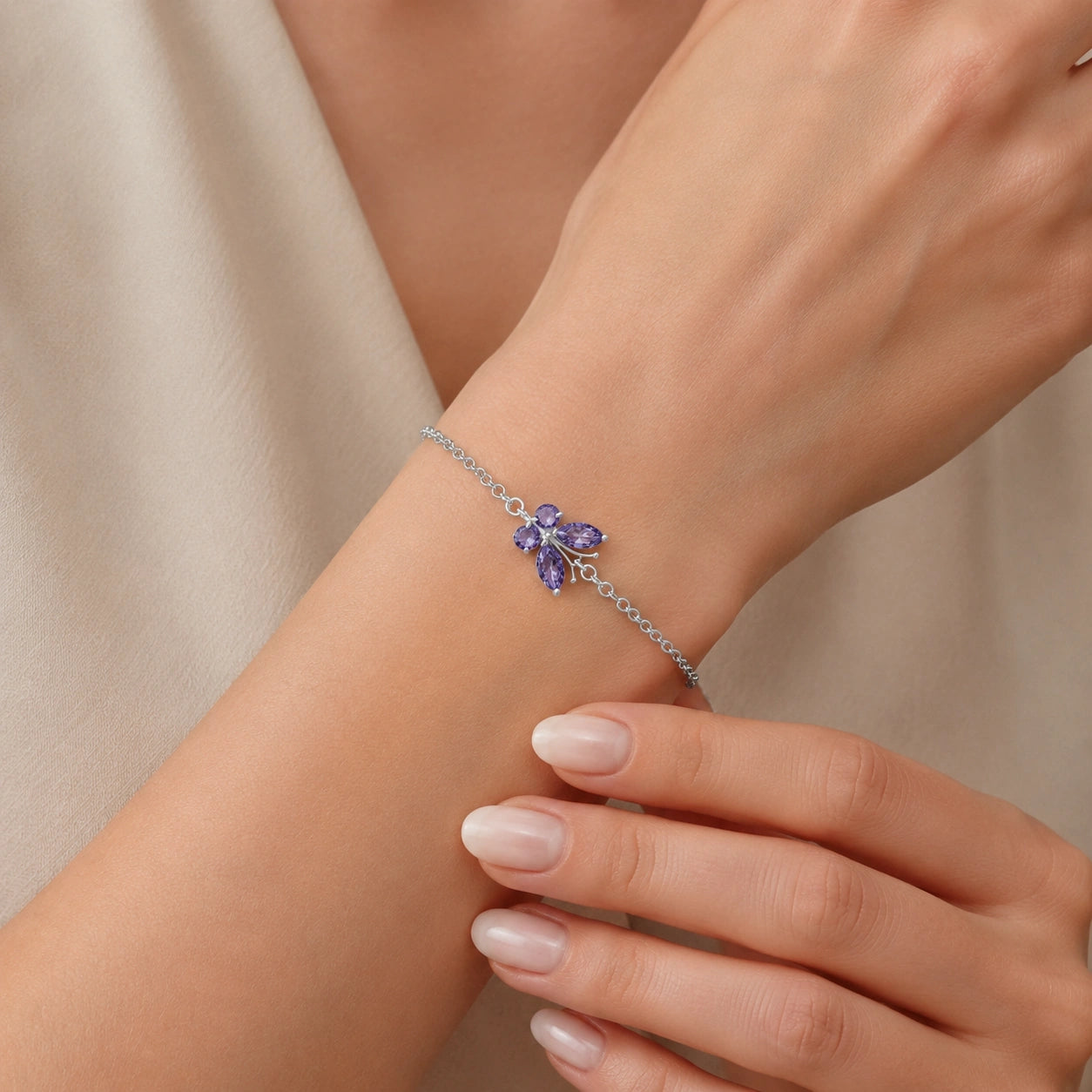 White Gold Bracelet Peridot 10K — Azzurra