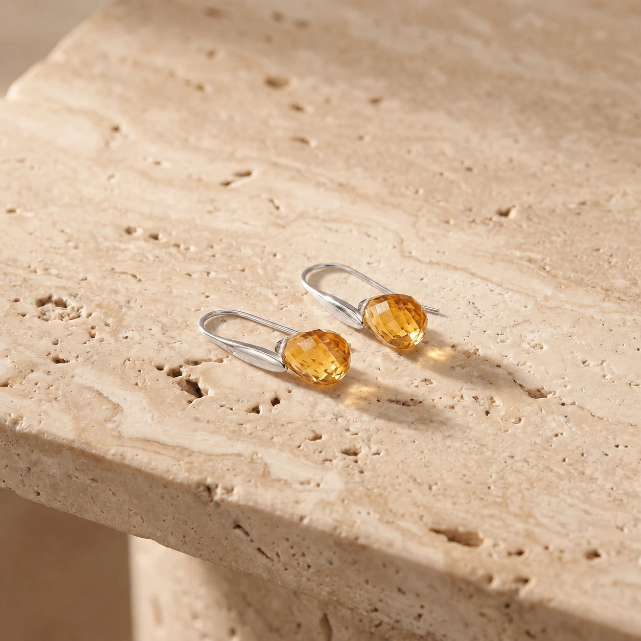 White Gold Earrings Emerald 10K — Ottilia