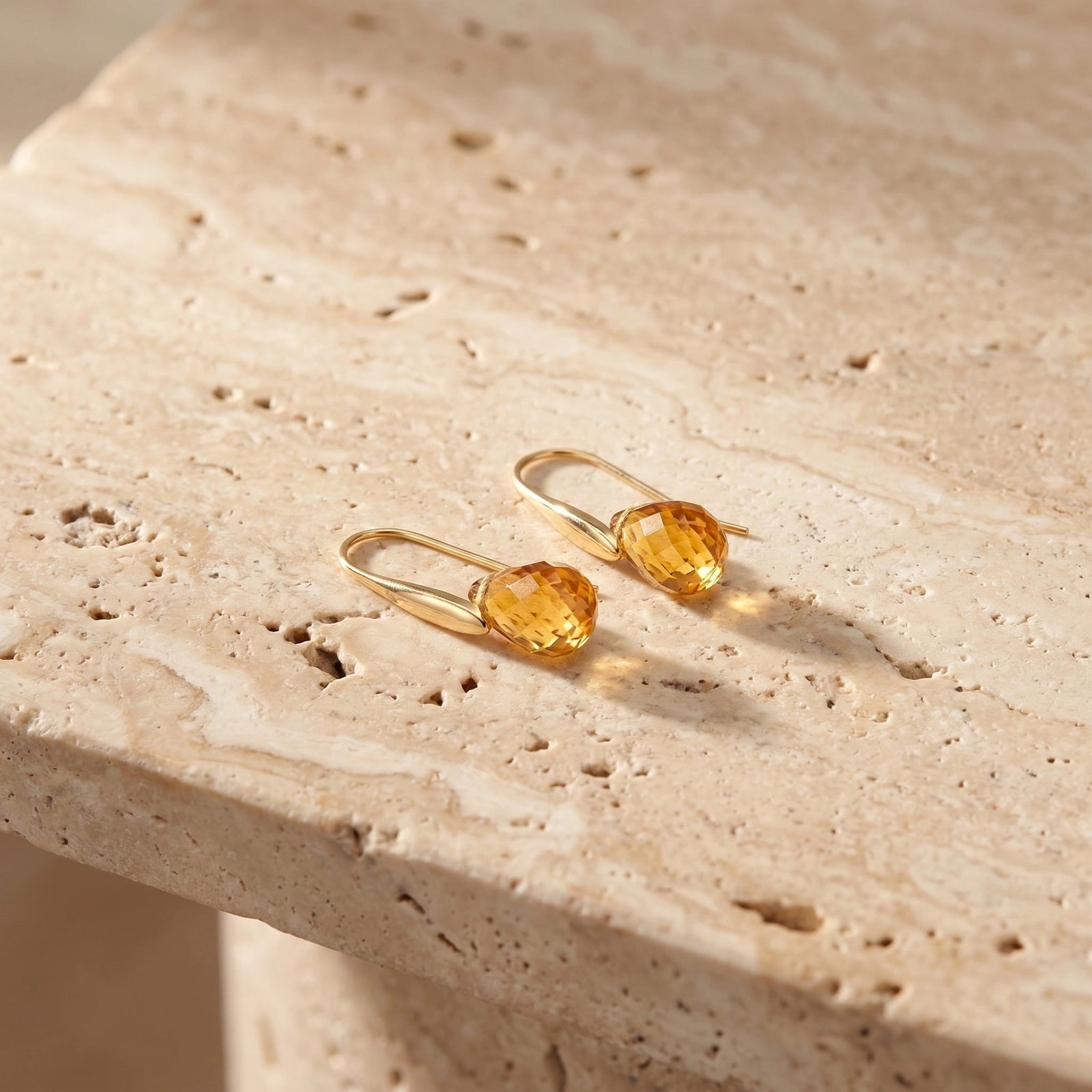 Yellow Gold Earrings Emerald 10K — Ottilia