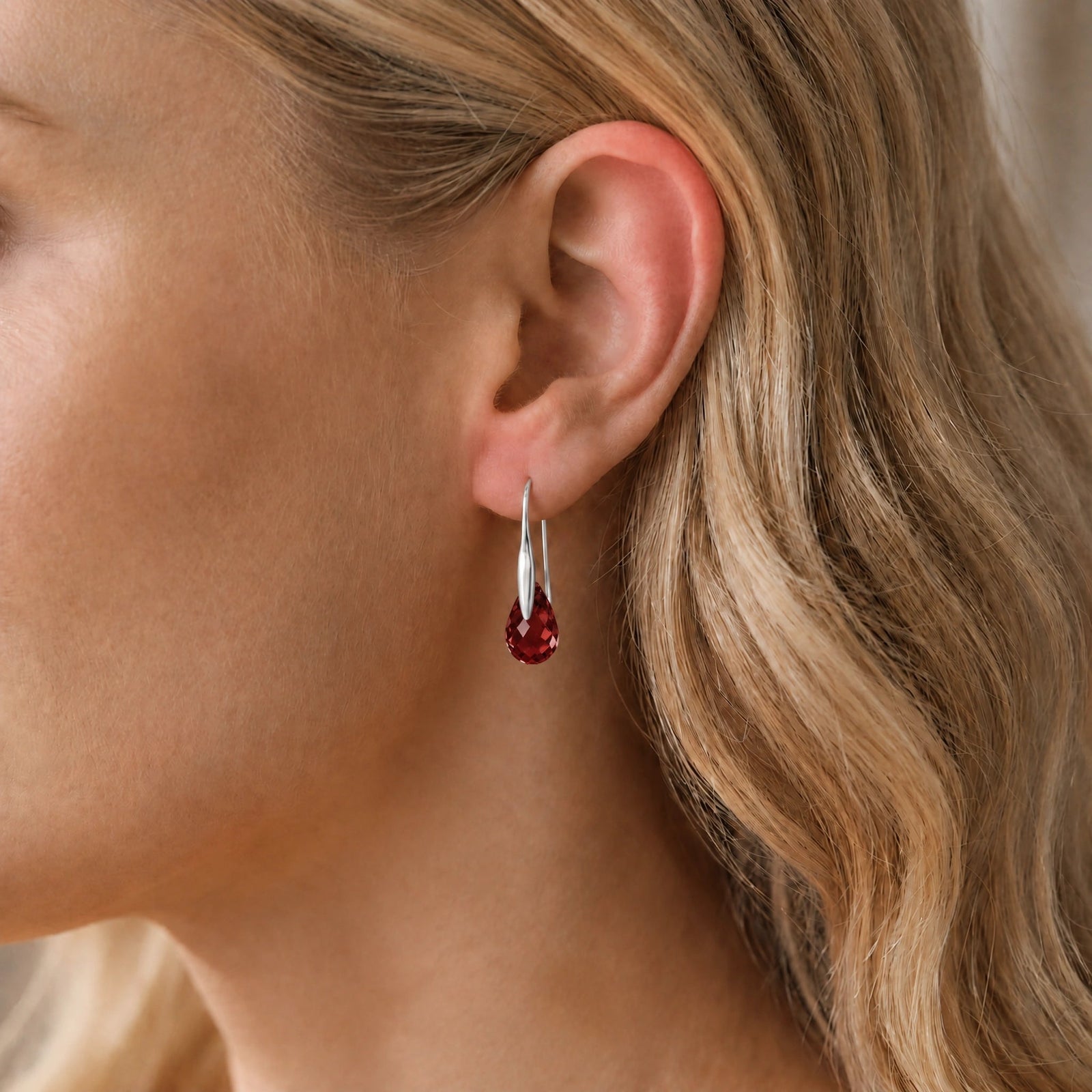White Gold Earrings Garnet 10K — Ottilia