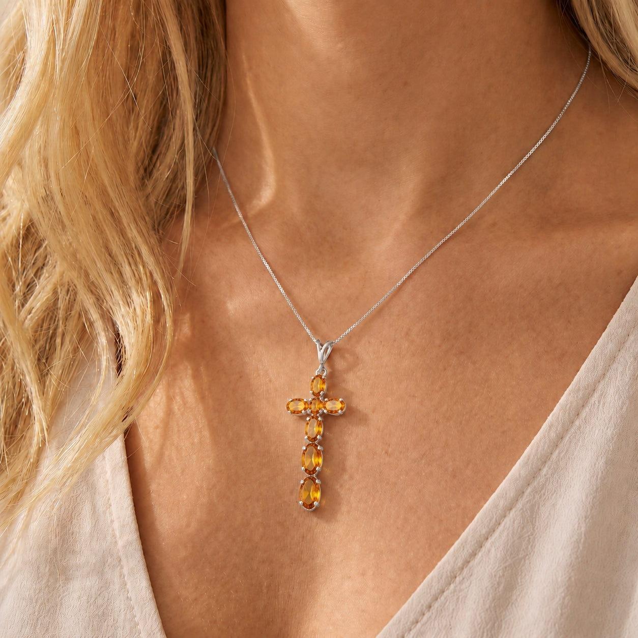 White Gold Cross Necklace Peridot 10K — Eleonora