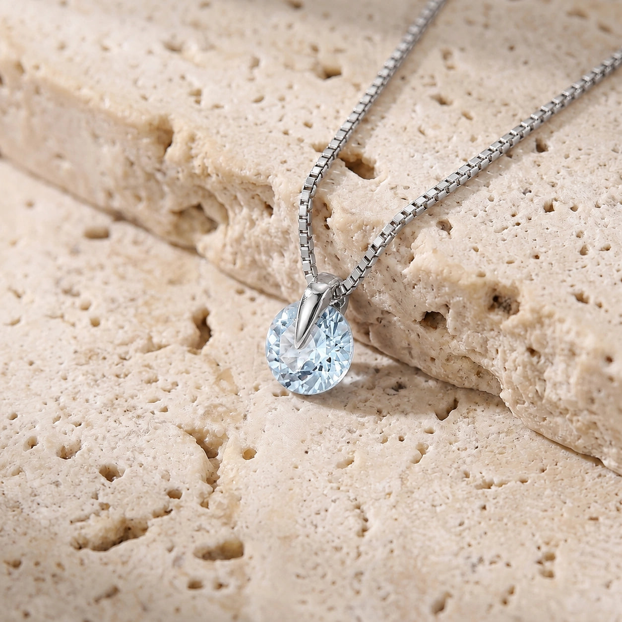 White Gold Aquamarine — Ubaldesca