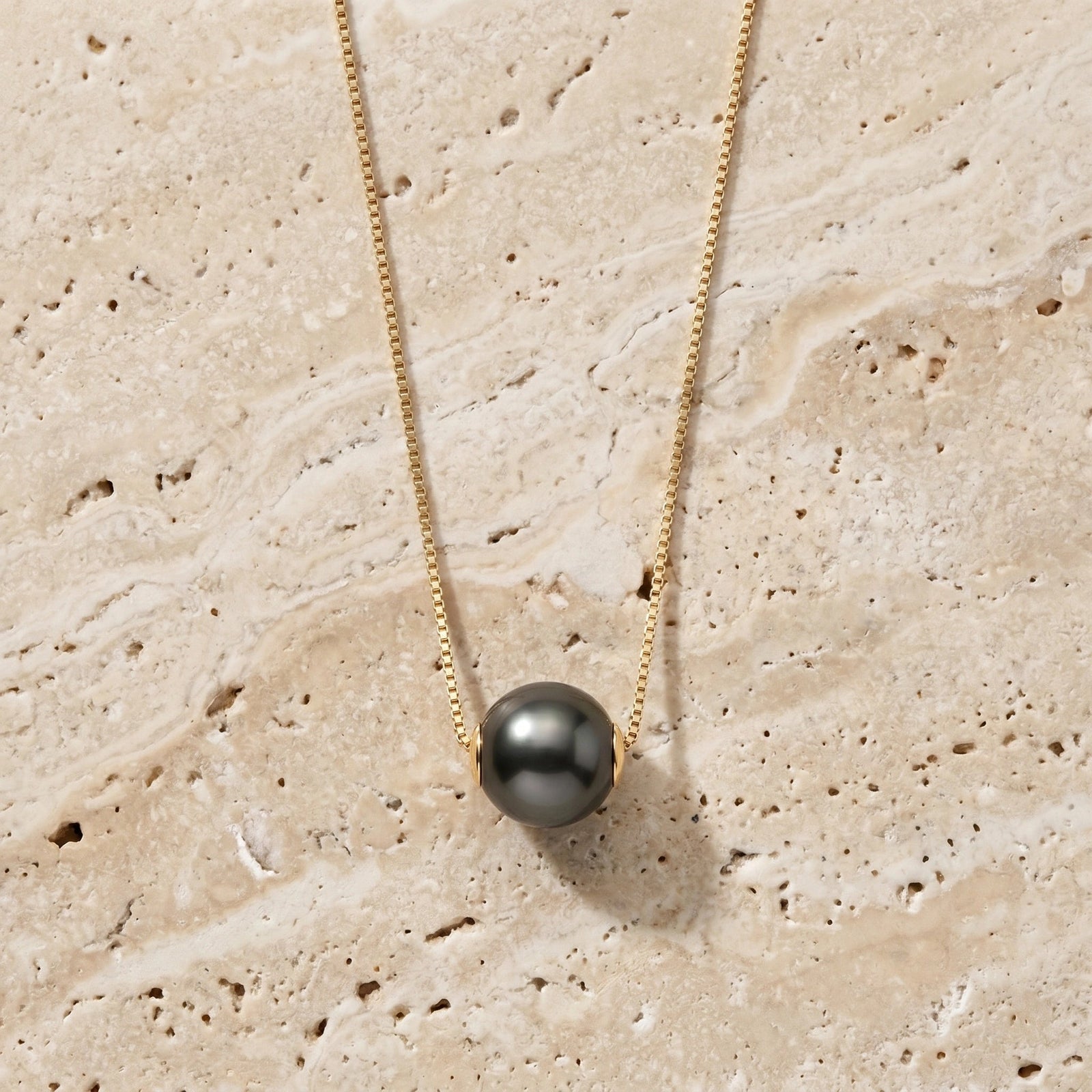Yellow Gold Belle Pendant Necklace Pearl 10K — Aurora