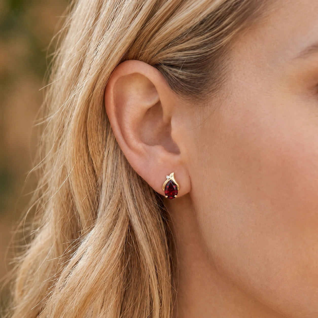 Yellow Gold Garnet & Diamond — Valentia