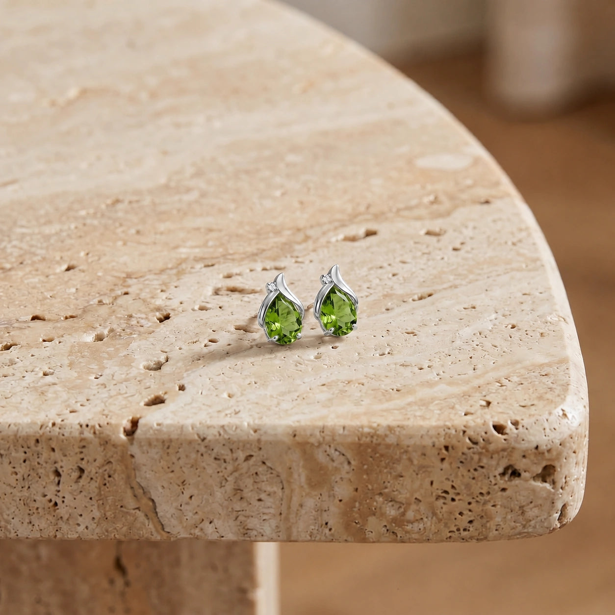 White Gold Peridot & Diamond — Valentia