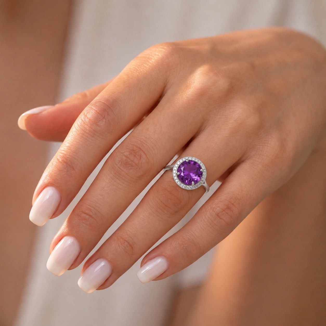 White Gold Ring Amethyst 10K — Cassandra