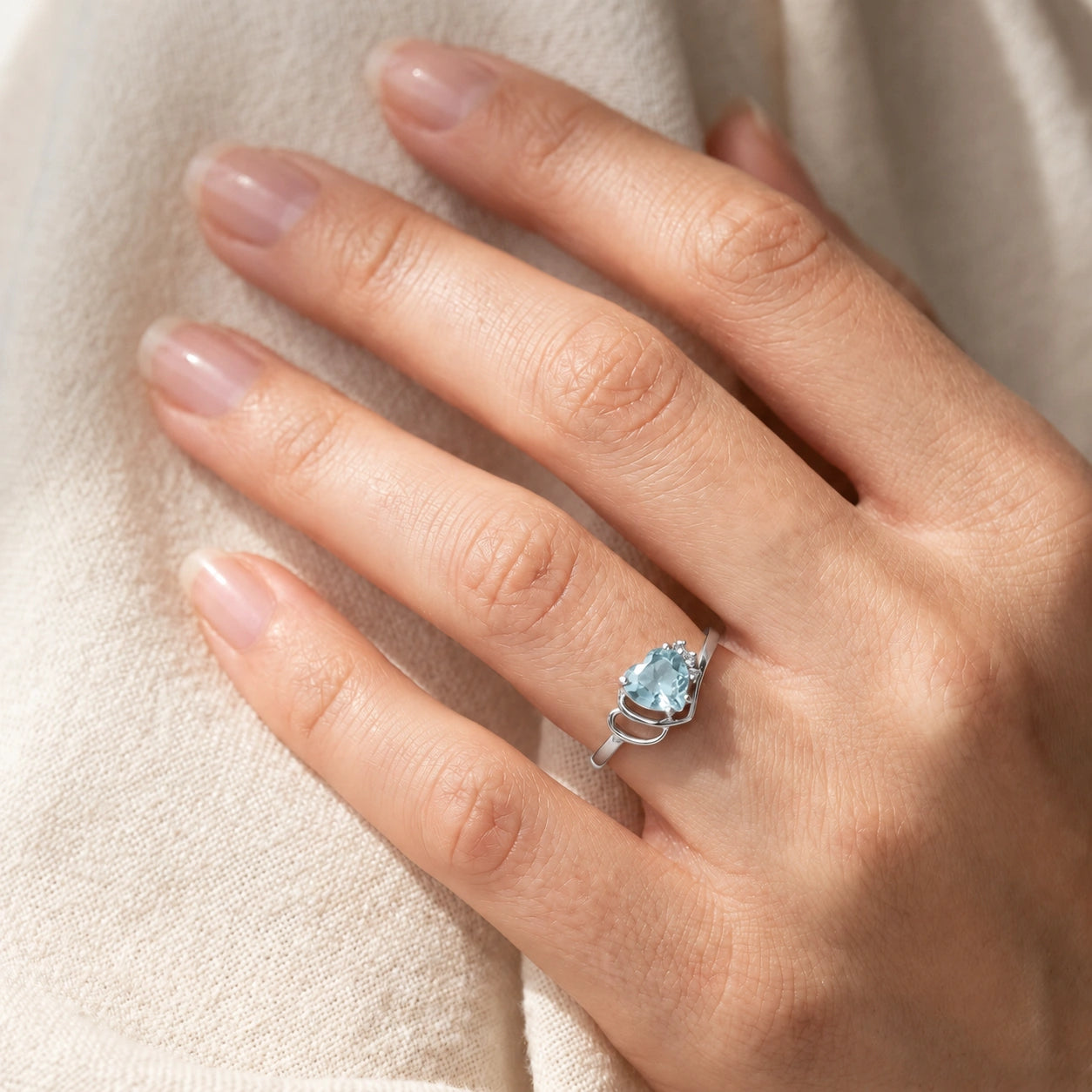 White Gold Aquamarine & Diamond — Valeria