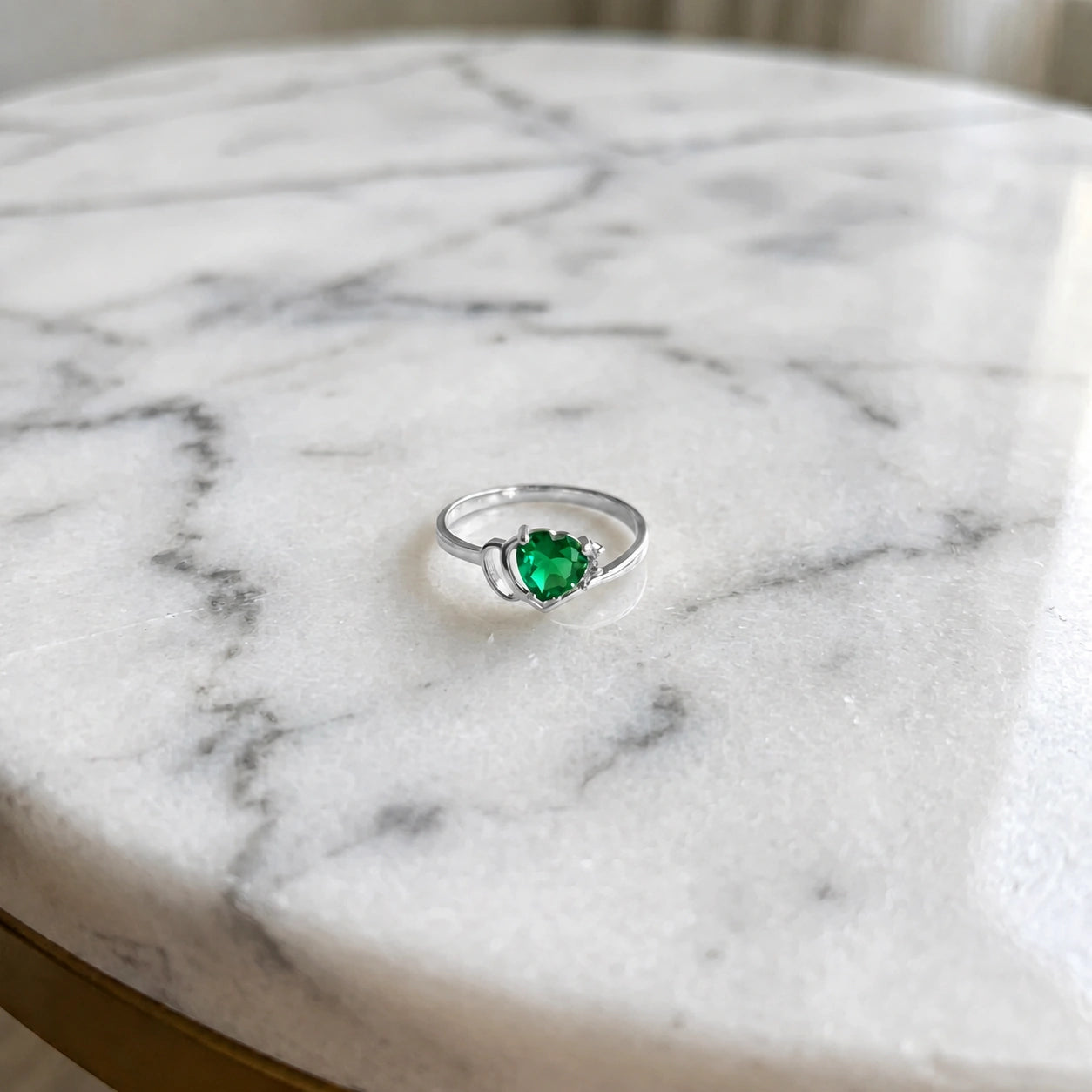 White Gold Diamond & Emerald — Valeria