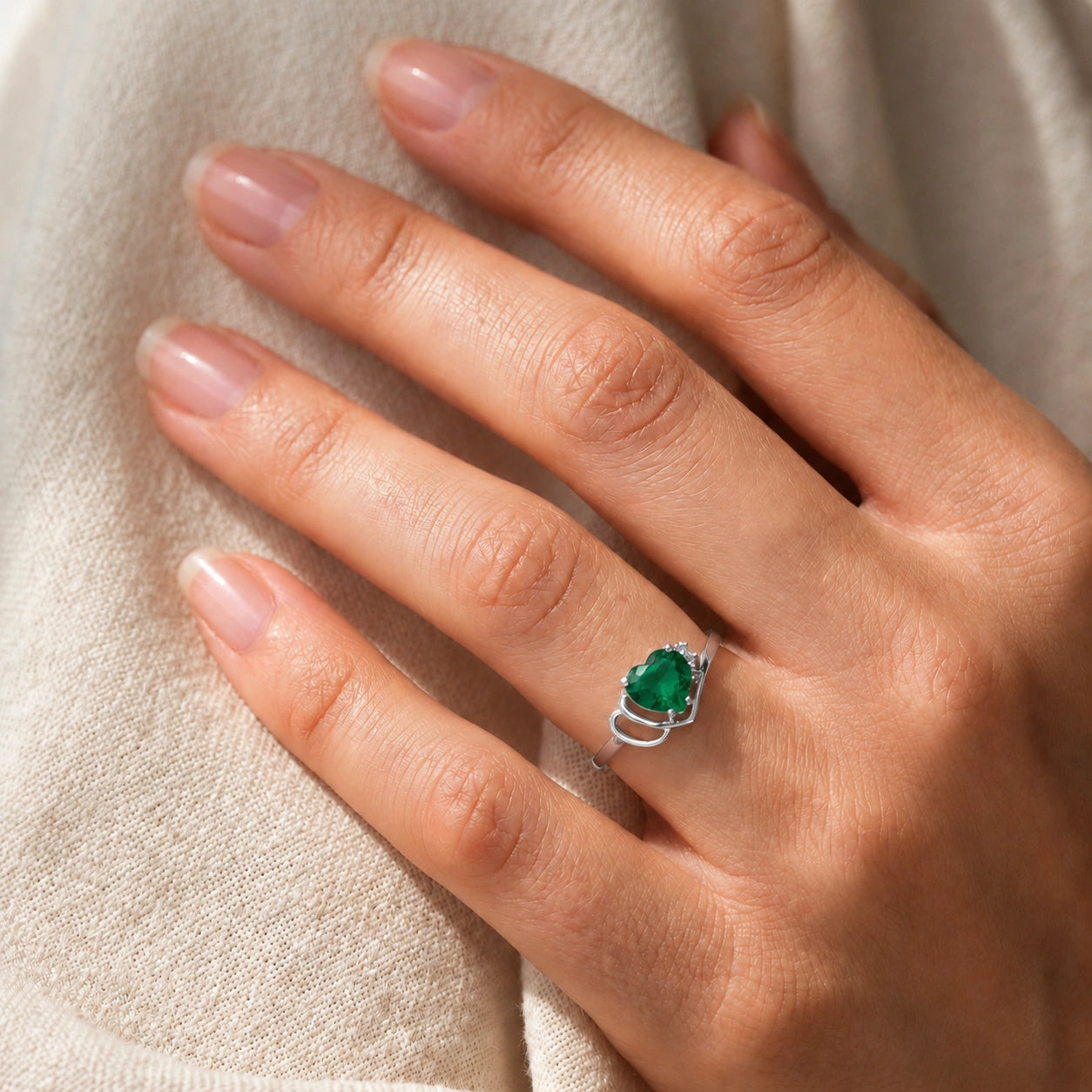 White Gold Diamond & Emerald — Valeria